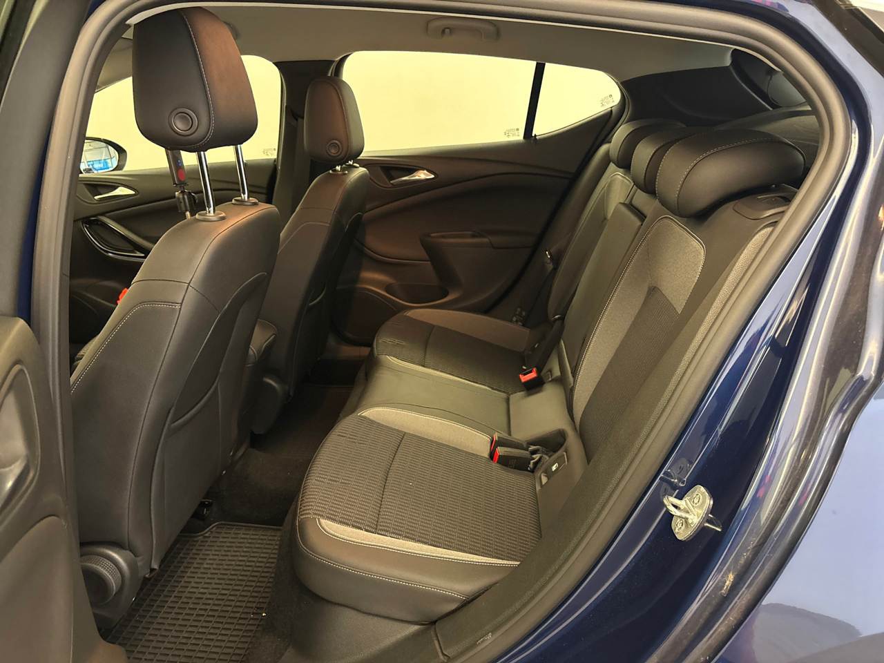 Opel Astra 1.5 D Business Elegance NAVI LED AGR-SITZ SHZ RFK 7