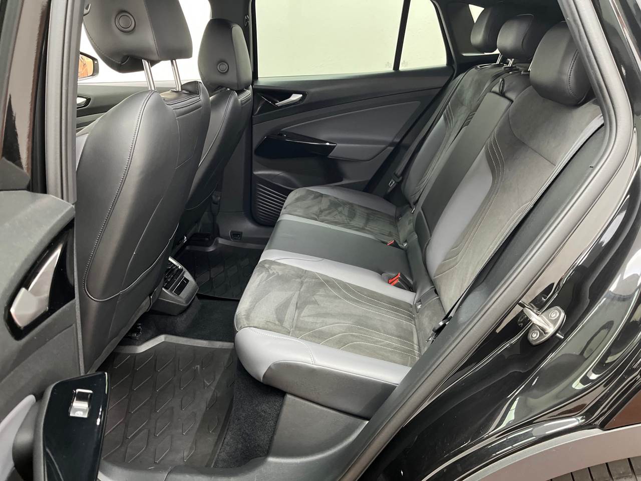 Volkswagen ID.4 Pro Performance T-LEDER NAVI SHZ RFK ACC 7