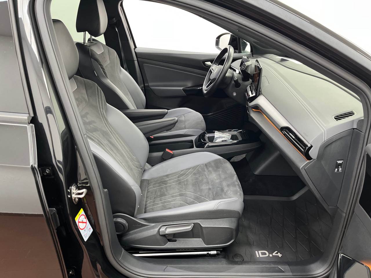 Volkswagen ID.4 Pro Performance T-LEDER NAVI SHZ RFK ACC 6