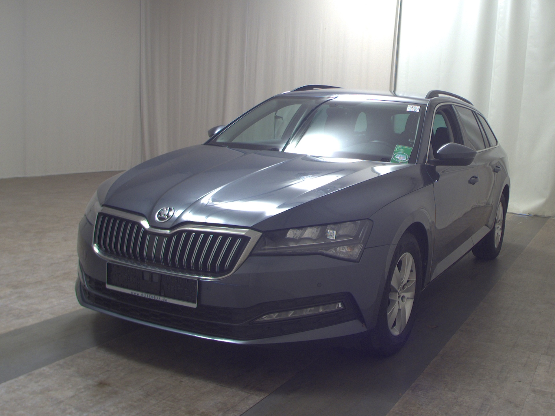 Skoda Superb Kombi 2.0 TDI Ambition Navi LED Virtual AHK ACC 2
