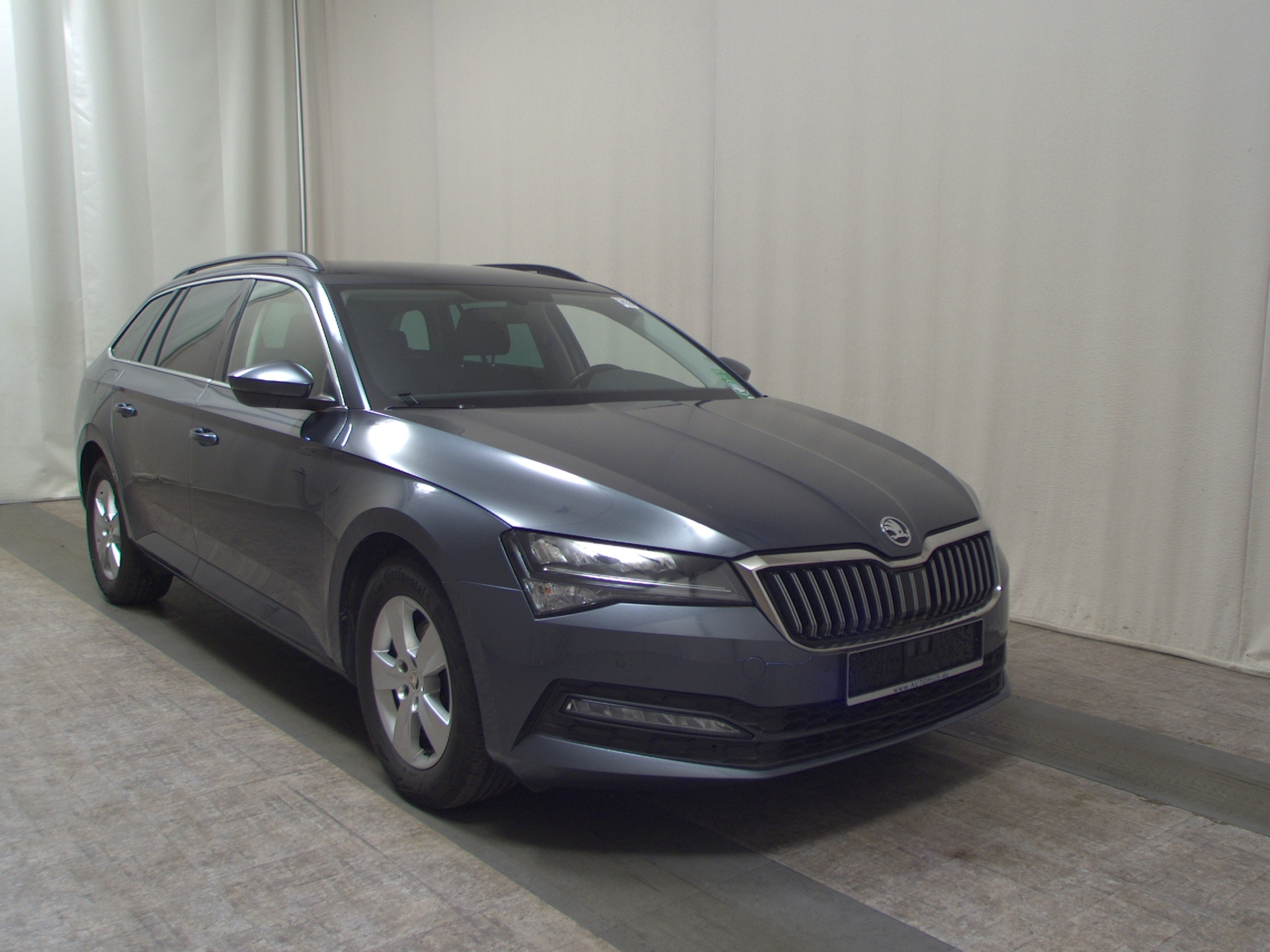 Skoda Superb Kombi 2.0 TDI Ambition Navi LED Virtual AHK ACC 3
