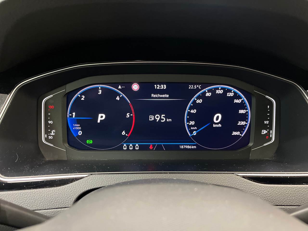Volkswagen Passat Variant 2.0 TDI Business NAVI LED AID SHZ RFK 8