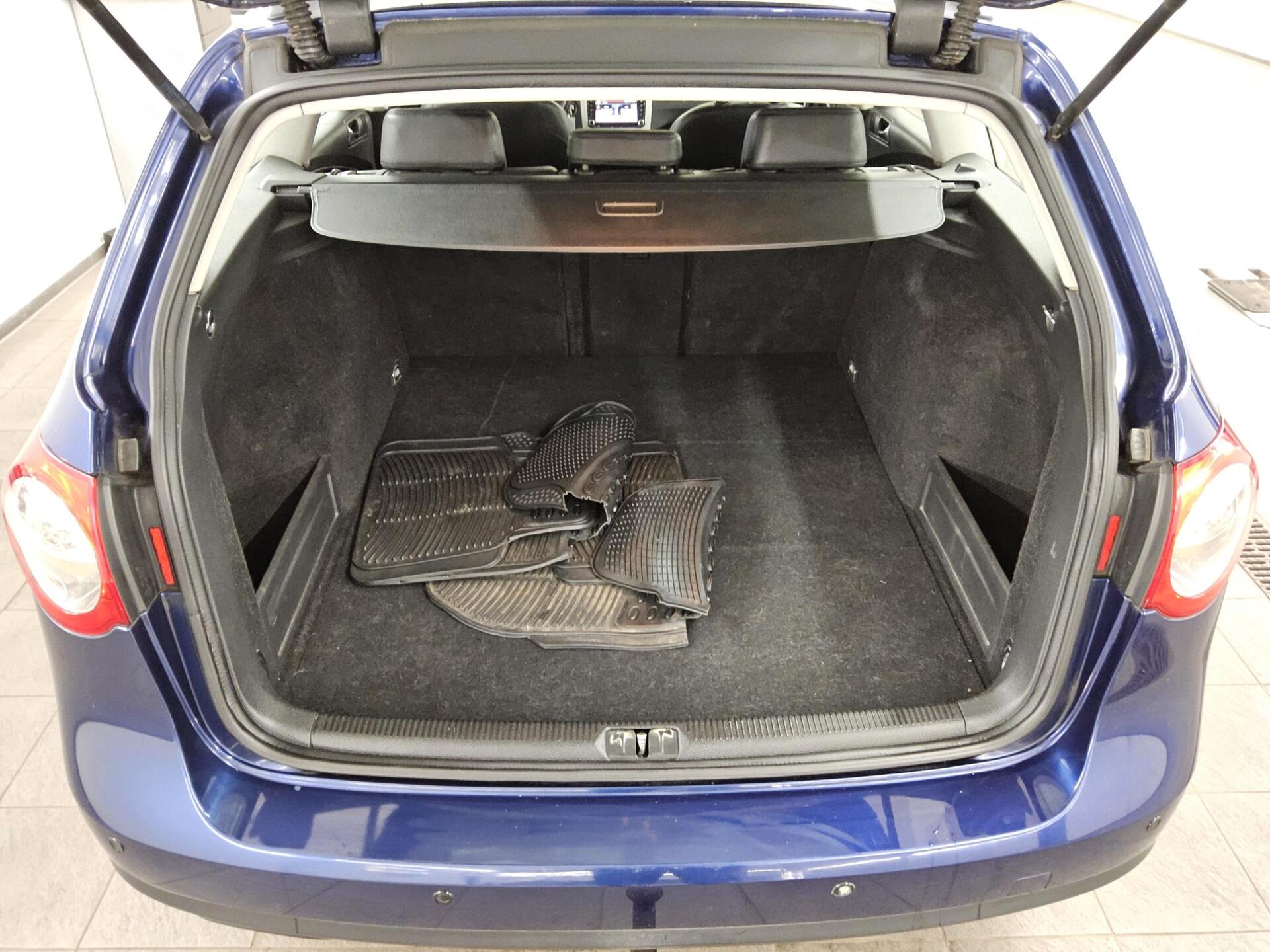 Volkswagen Passat Variant 2.0 TDI Trendline DSG T-Leder AHK 11