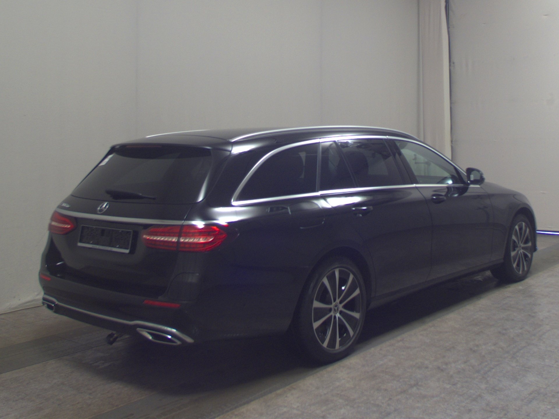 Mercedes-Benz E 300 T de Avantgarde Navi LED Widescreen AHK 4