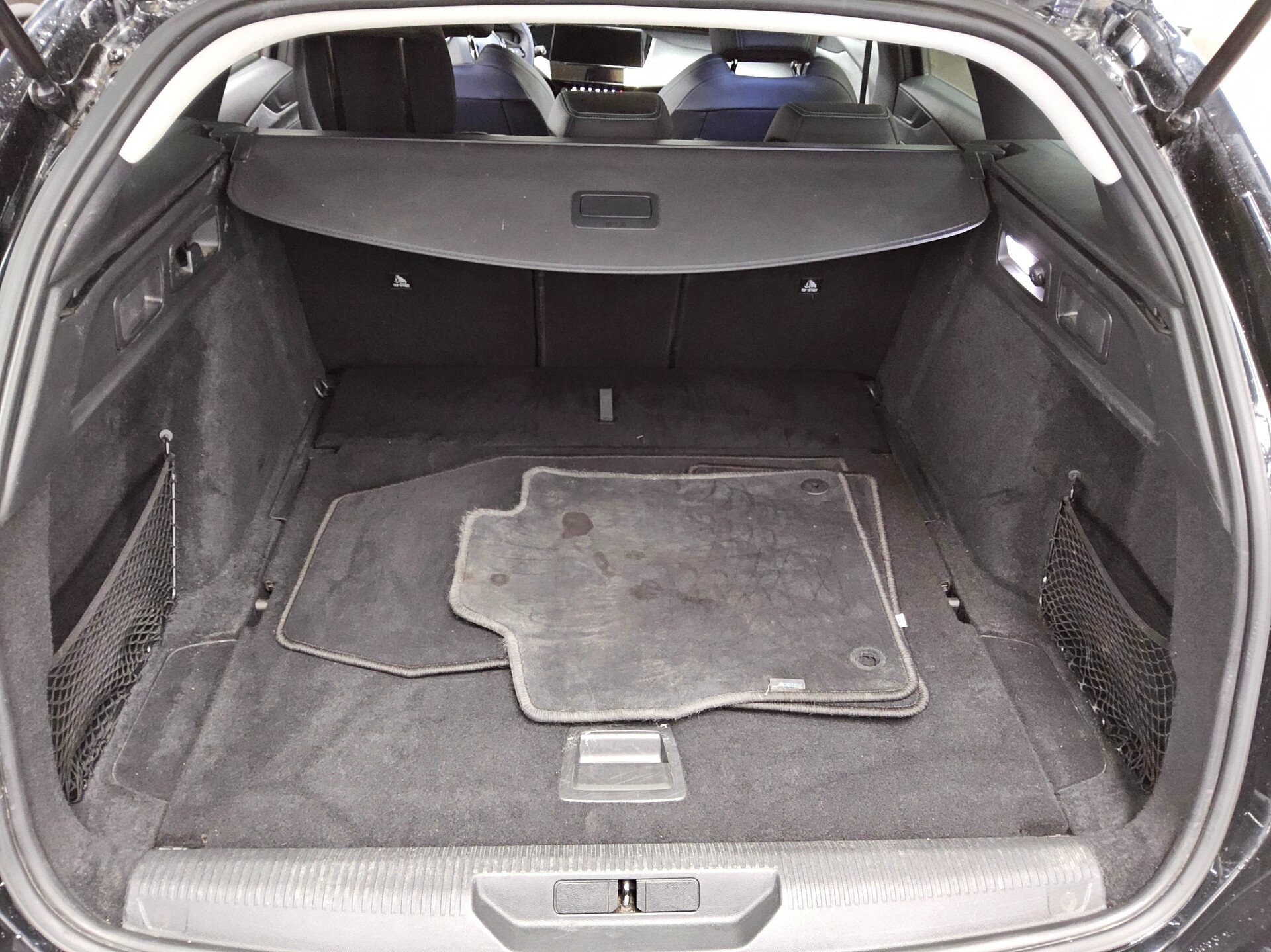 Peugeot 308 1.5 BlueHDI Allure T-Leder Navi LED RFK 12