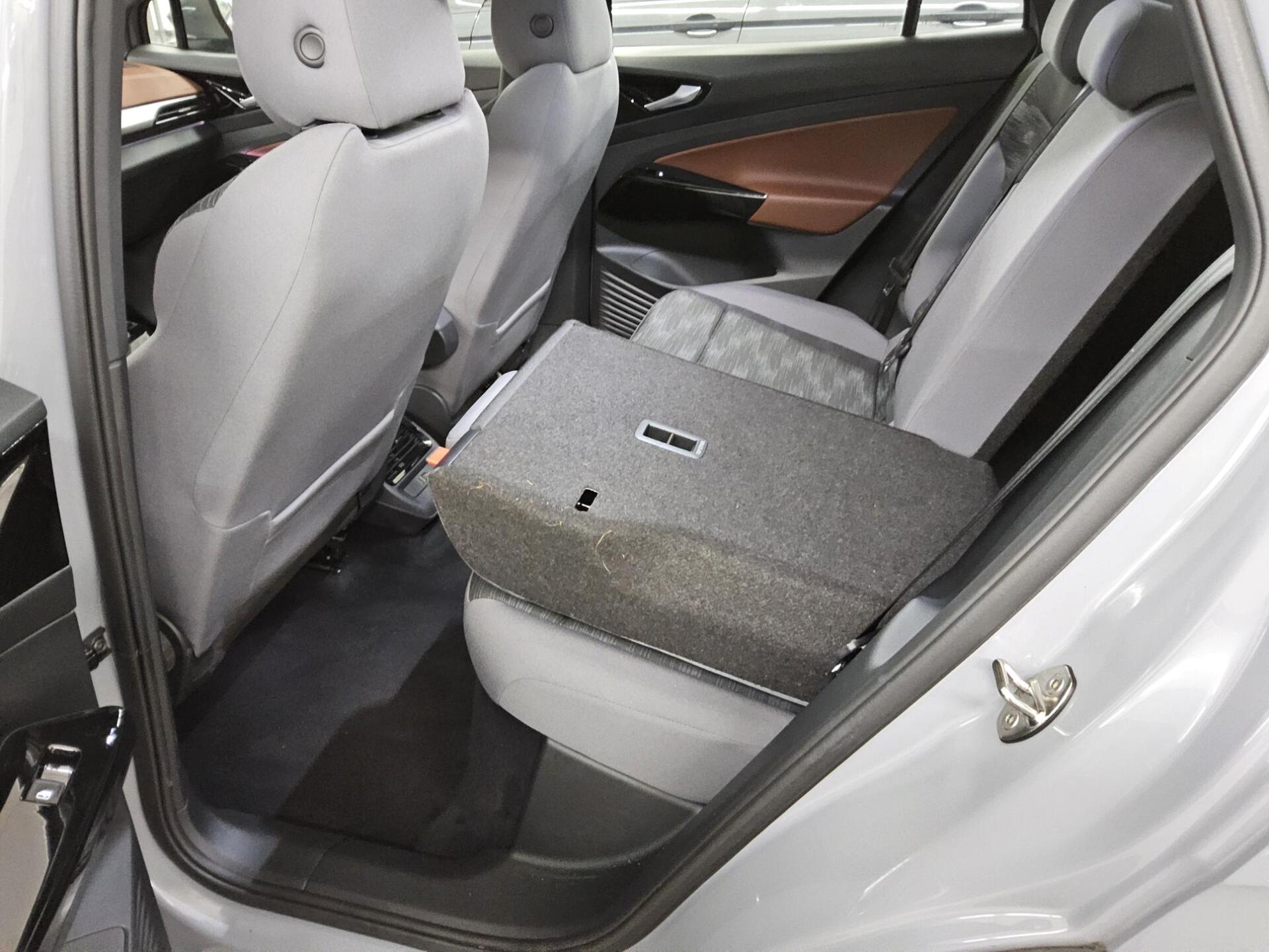 Volkswagen ID.5 Navi LED PDC 13