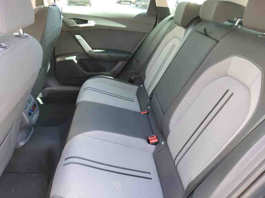 Seat Leon Sportstourer 2.0 TDI Style NAVI LED RADIO MFL SHZ 7