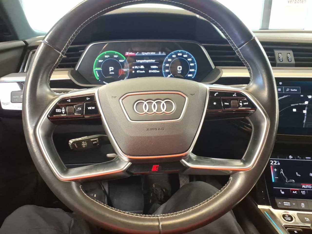 Audi e-tron 55 Qu. S-Line NAVI T-LEDER VIRTUAL SHZ RFK 6