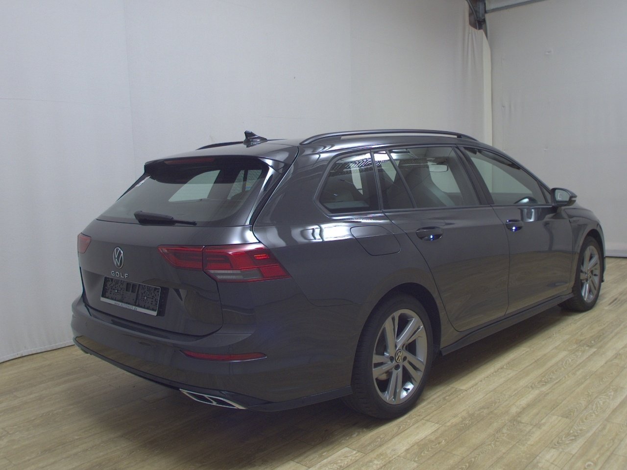 Volkswagen Golf-8 Var. 2.0 TDI R-Line Navi DC LED ACC 4