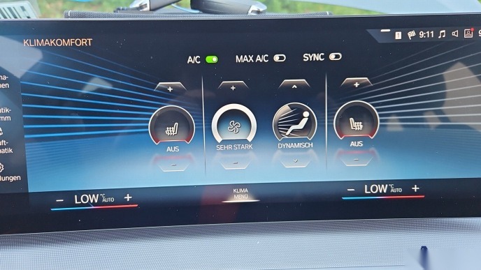 BMW 330e Touring SHZ PDC LED ACC 11