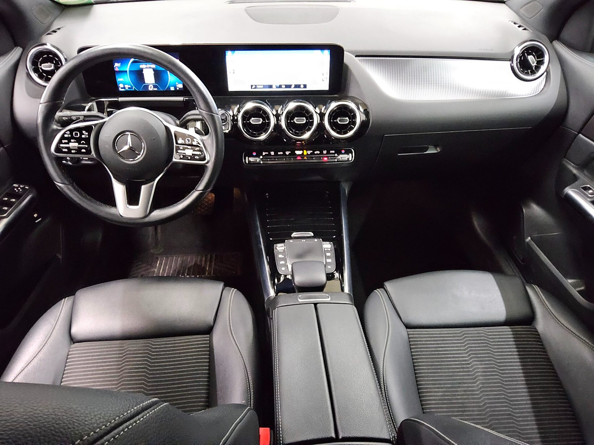 Mercedes-Benz GLA 200 d 5