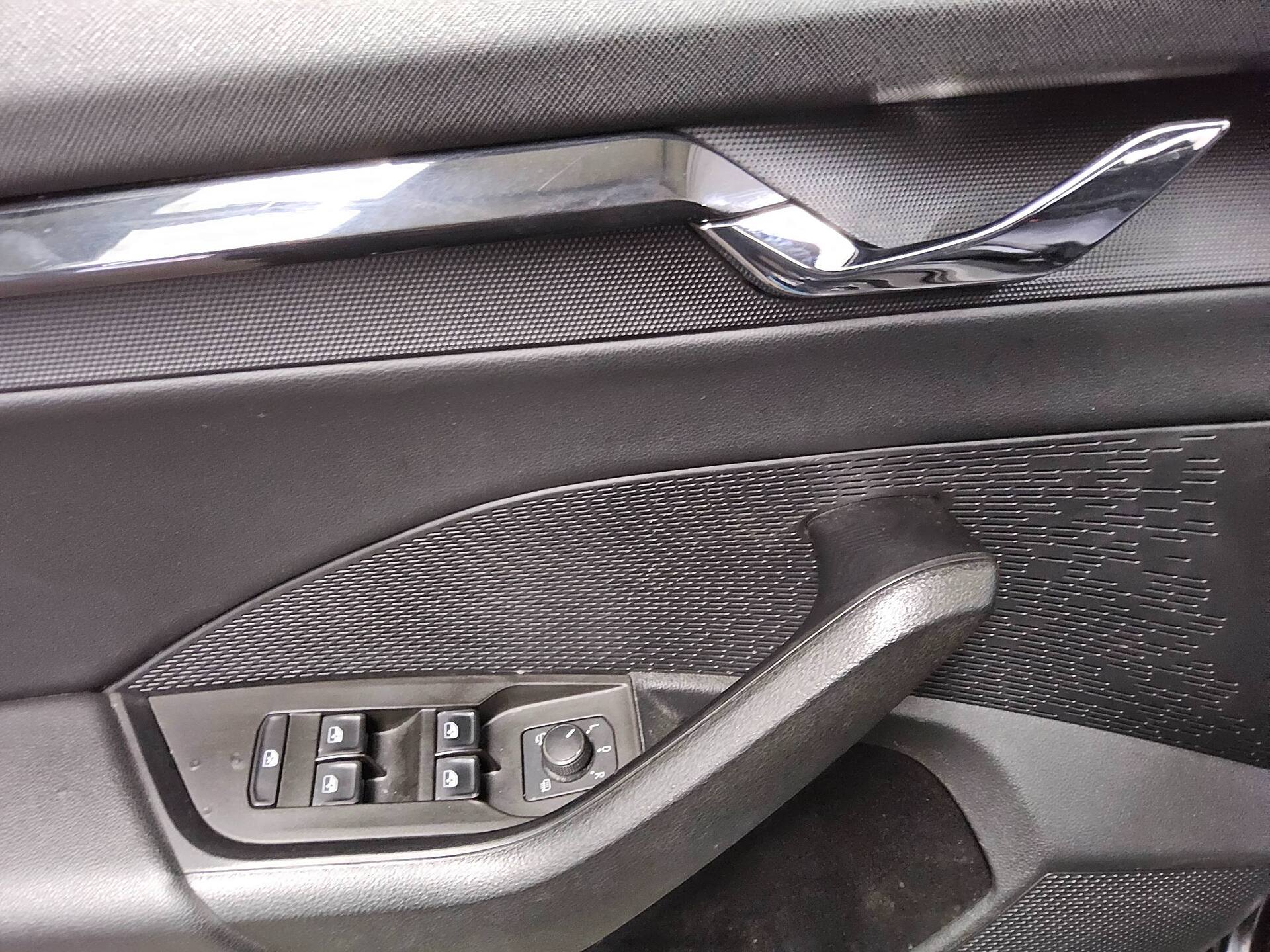 Skoda Octavia Kombi 2.0 TDI Ambition Navi LED vc ACC 10