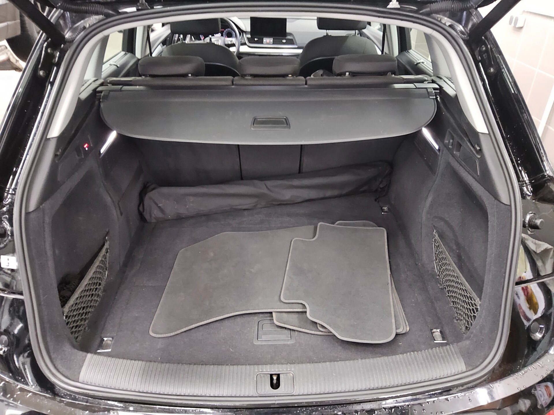 Audi Q5 40 TDI Qu. Navi vc+ LED AHK PDC Shz 12