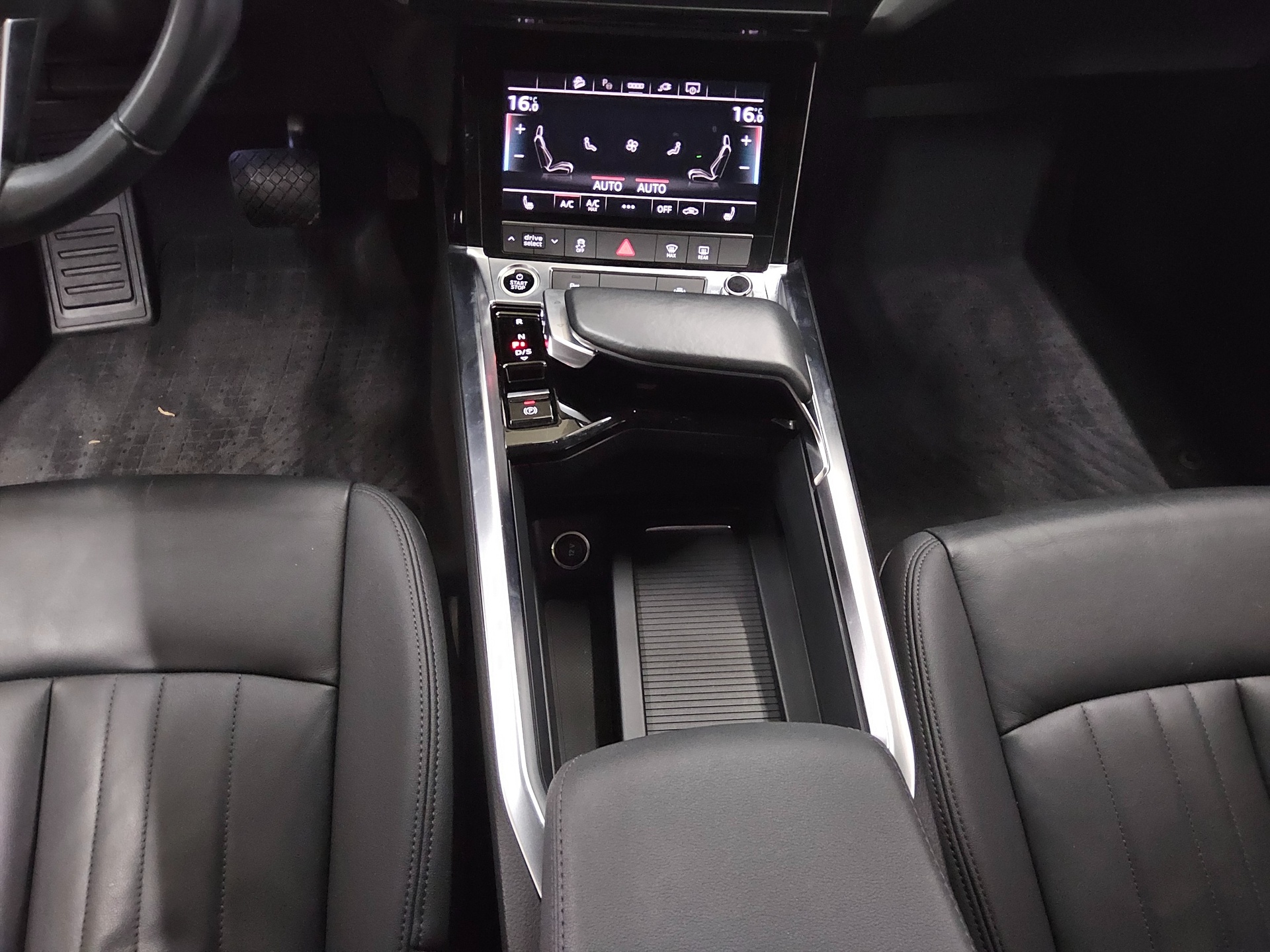 Audi e-tron advanced Leder Navi LED vc 6