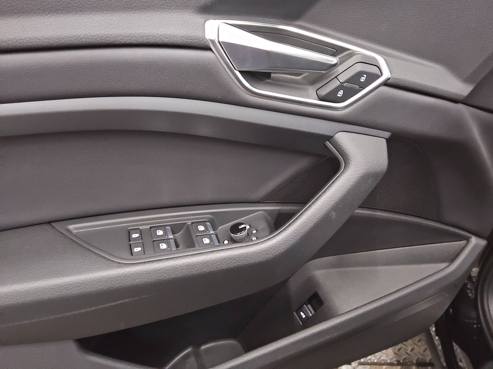 Audi e-tron advanced Leder Navi LED vc 10
