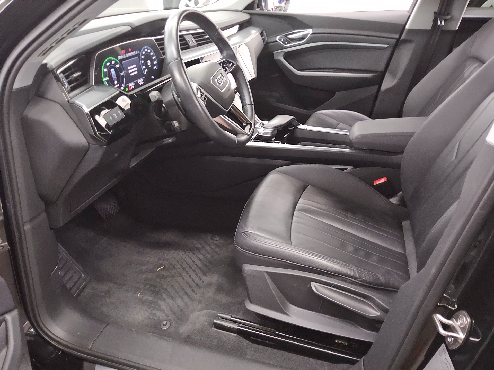 Audi e-tron advanced Leder Navi LED vc 9