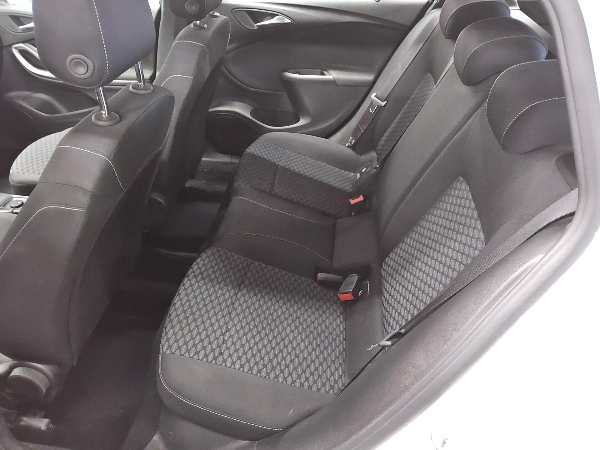 Opel Astra ST 1.5 D Business Ed. -Motorschaden- 13