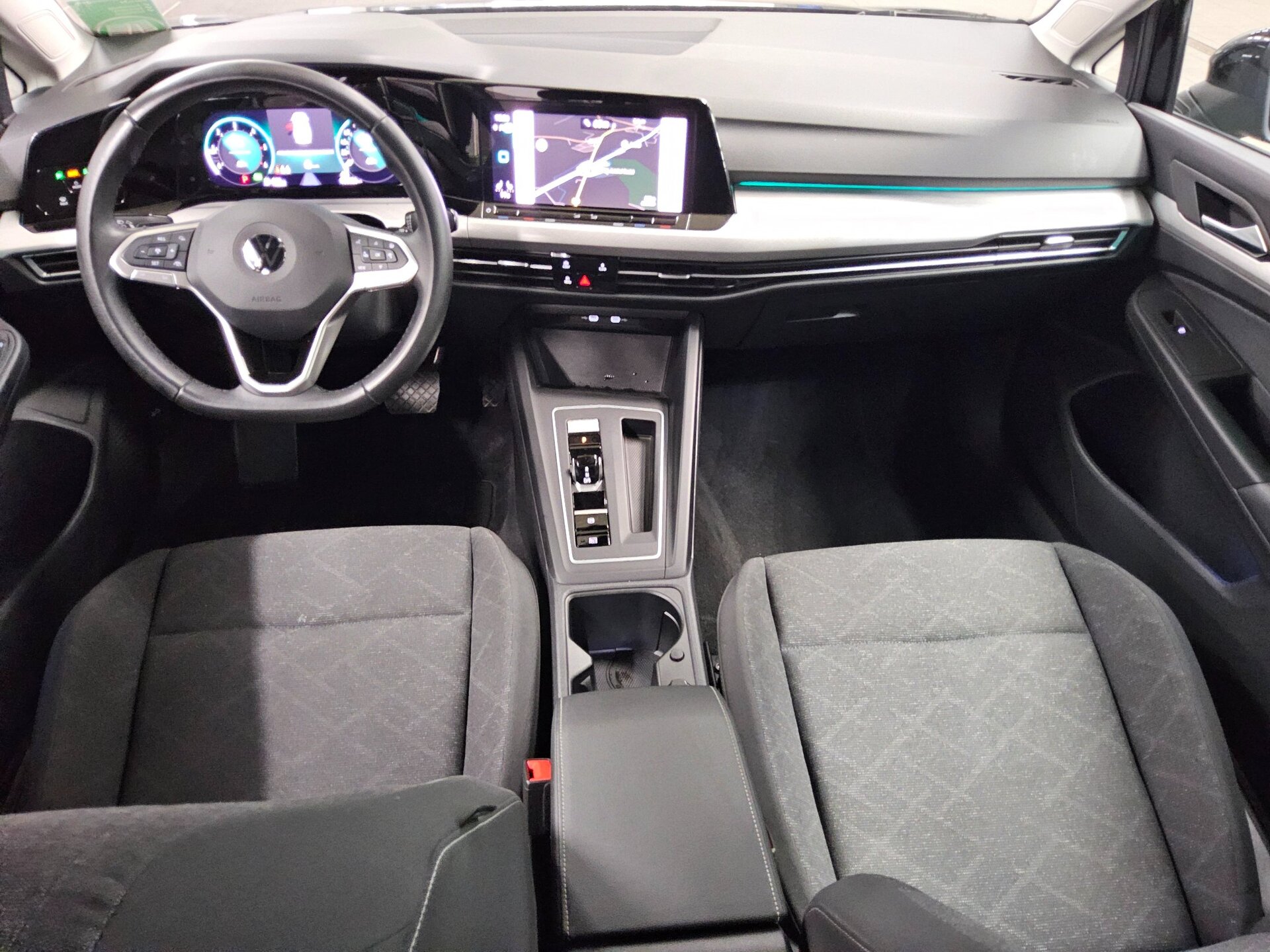 Volkswagen Golf-8 Var. 2.0 TDI Life Navi LED AID 5