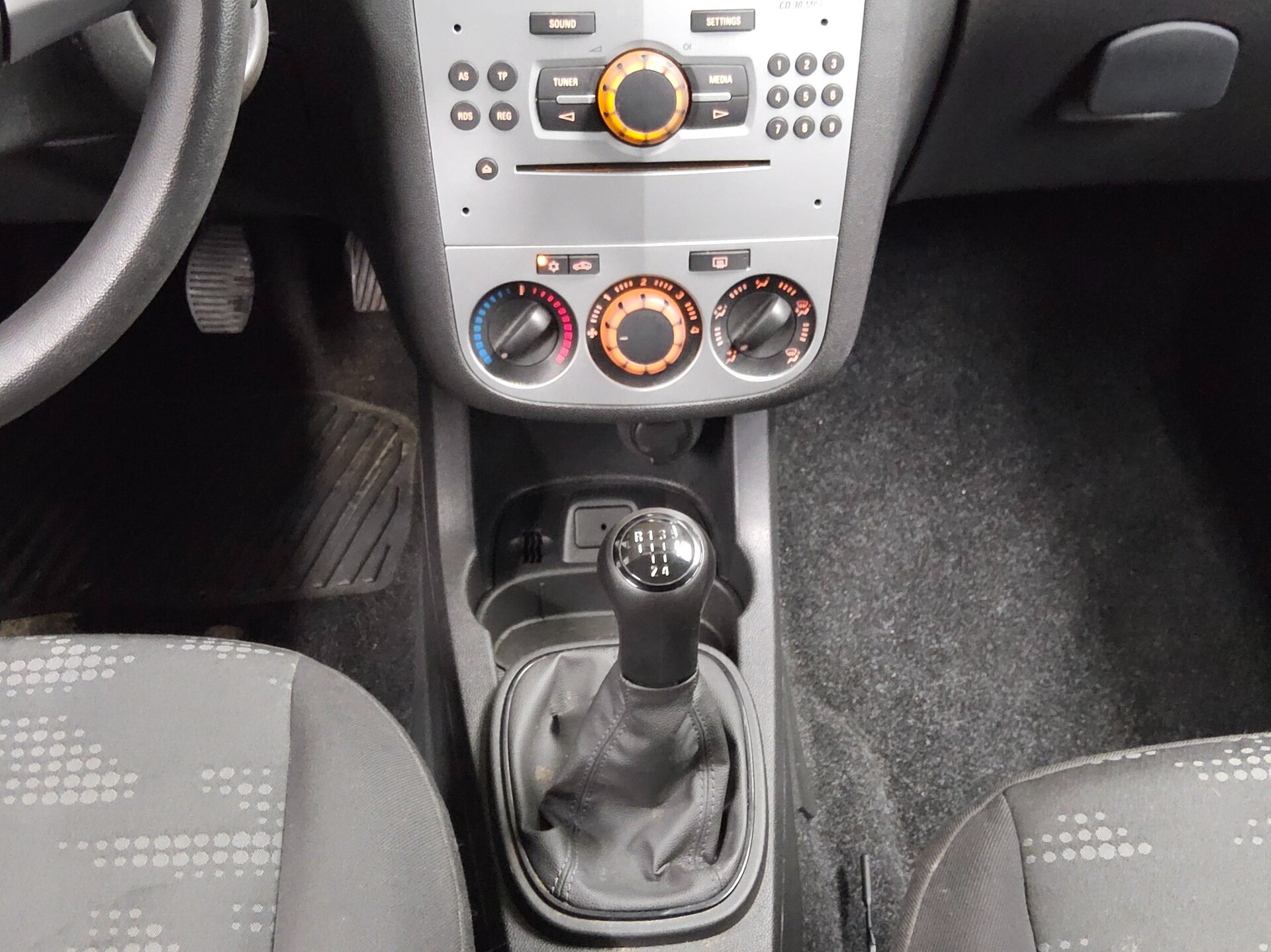 Opel Corsa 1.2 Selection Klima CD 6