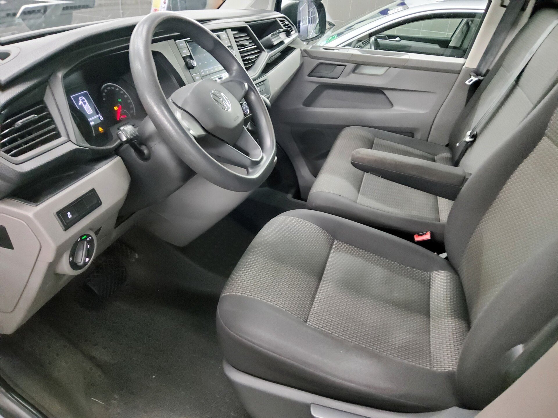 Volkswagen T6.1 2.0 TDI 4M Kasten AHK PDC Tempomat 8