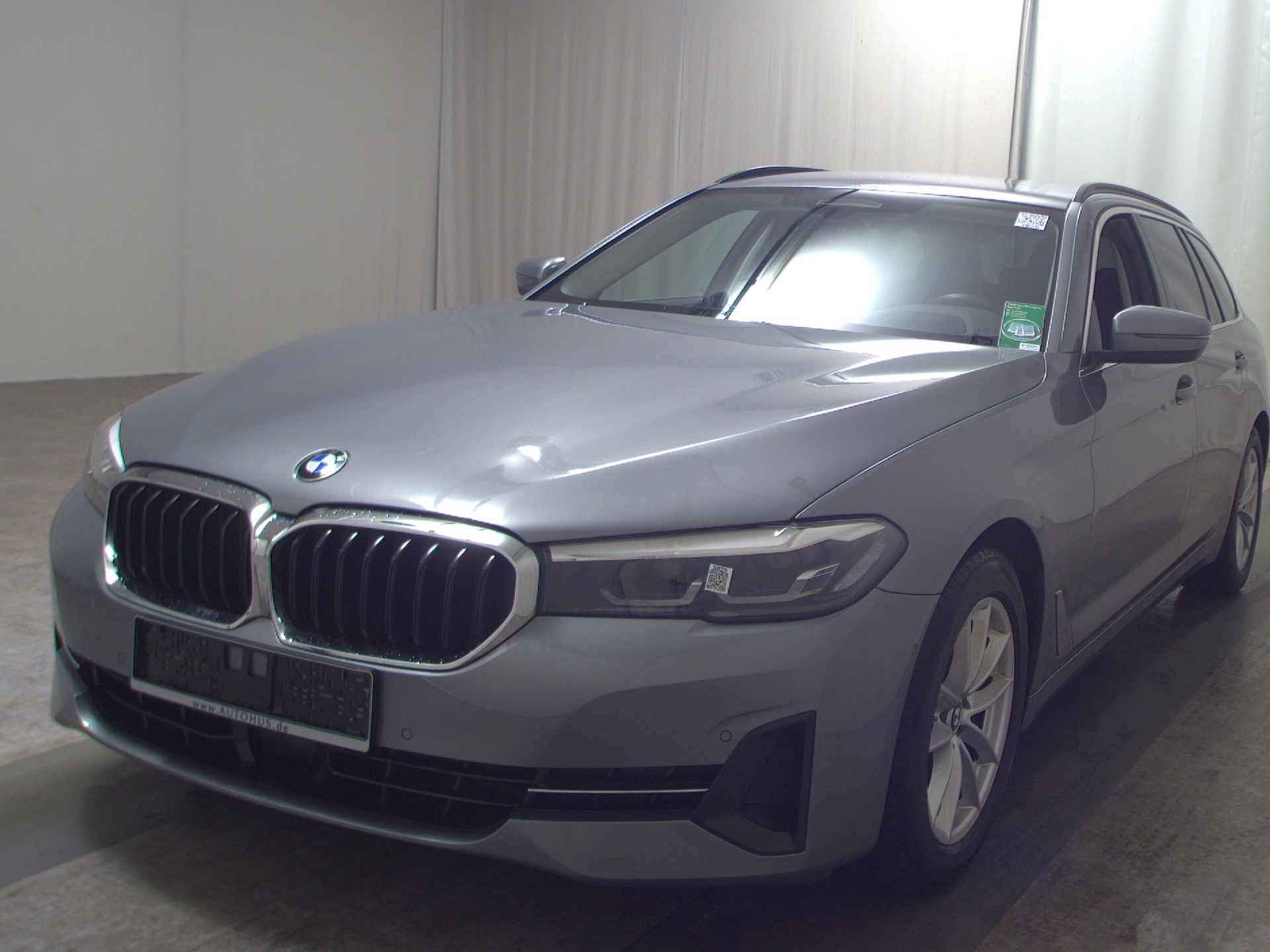 BMW 520dA Touring xDr Leder Navi LED LC-Prof HuD Ahk 2