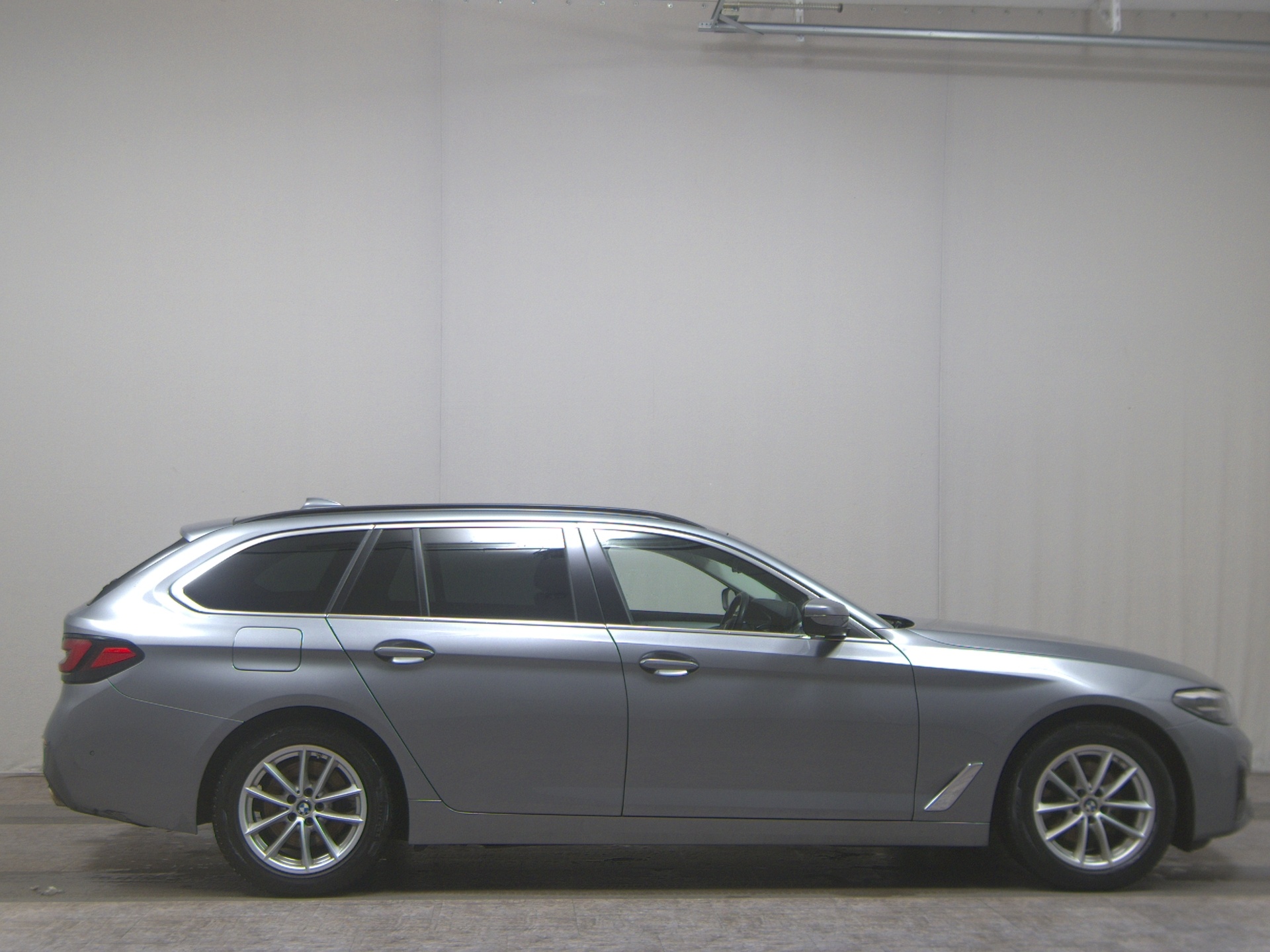 BMW 520dA Touring xDr Leder Navi LED LC-Prof HuD Ahk