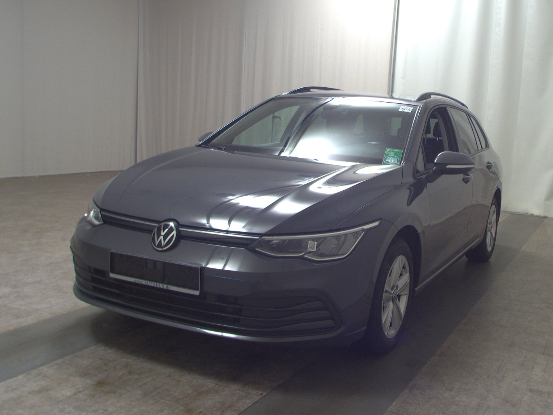 Volkswagen Golf-8 Var. 2.0 TDI Life Navi LED DC AHK ACC 2