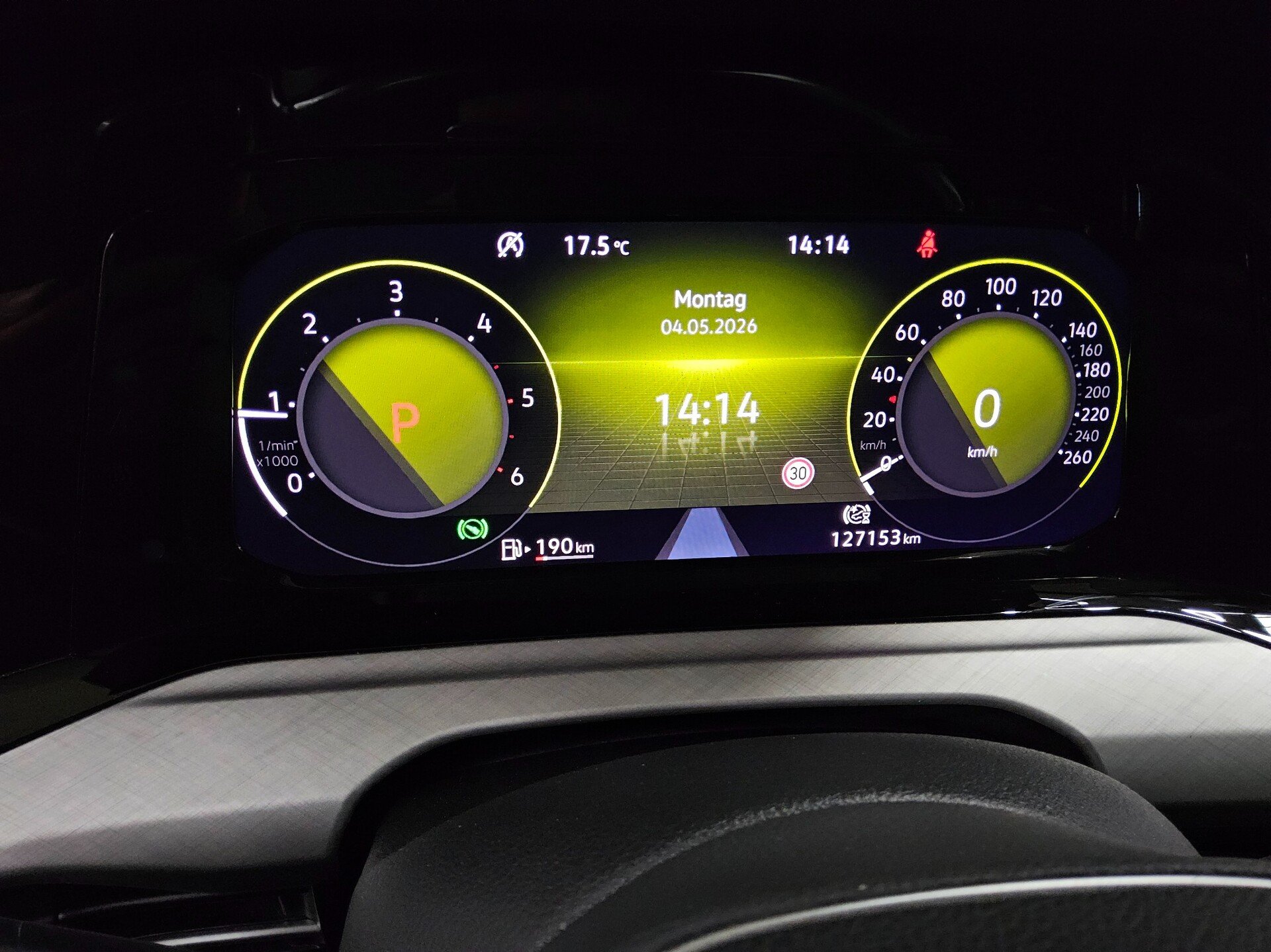 Volkswagen Golf-8 Var. 2.0 TDI Life Navi LED DC AHK ACC 8