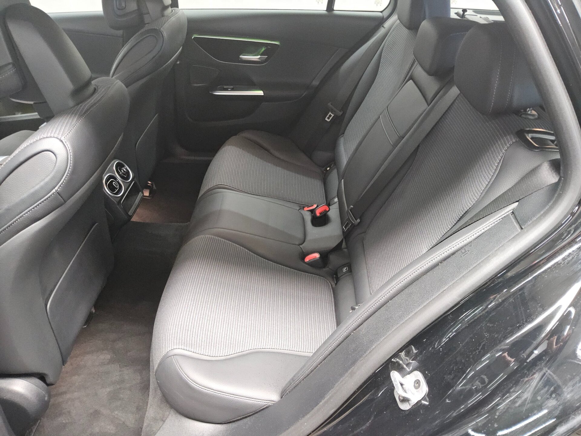 Mercedes-Benz C 200 T d Avantgarde T-LEDER NAVI KLIMAAUT LED SHZ 13
