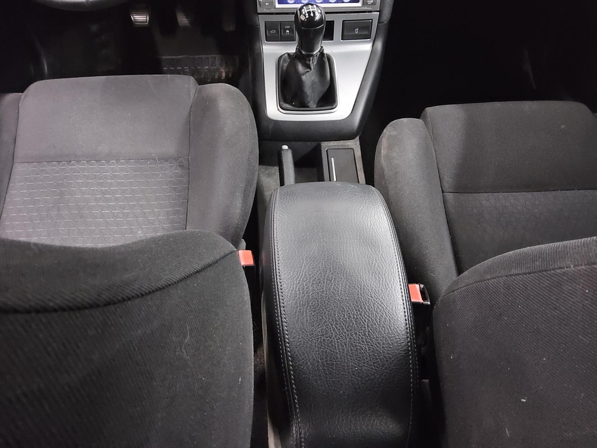 Ford Mondeo Turnier 1.8 Navi Klima HU 01/28 6