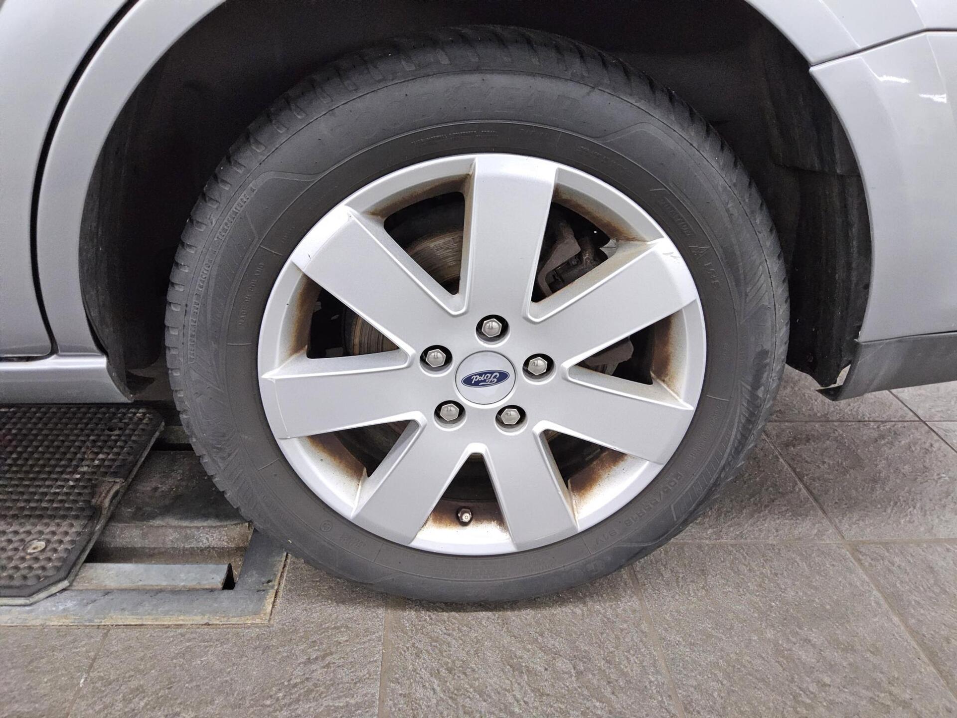 Ford Mondeo Turnier 1.8 Navi Klima HU 01/28 10