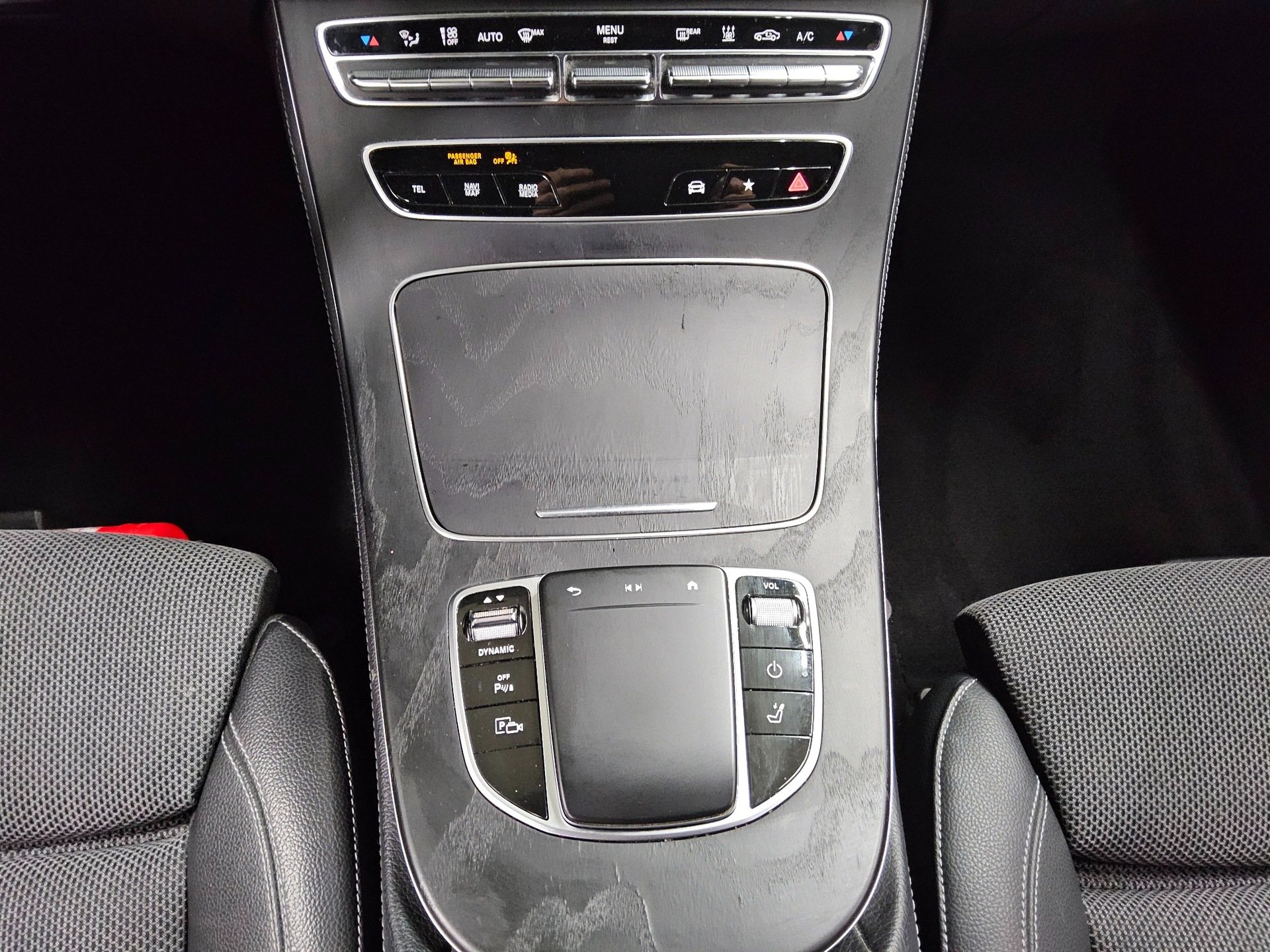 Mercedes-Benz E 300 T de 4M Avantgarde Night Nav HuD Burmester 6