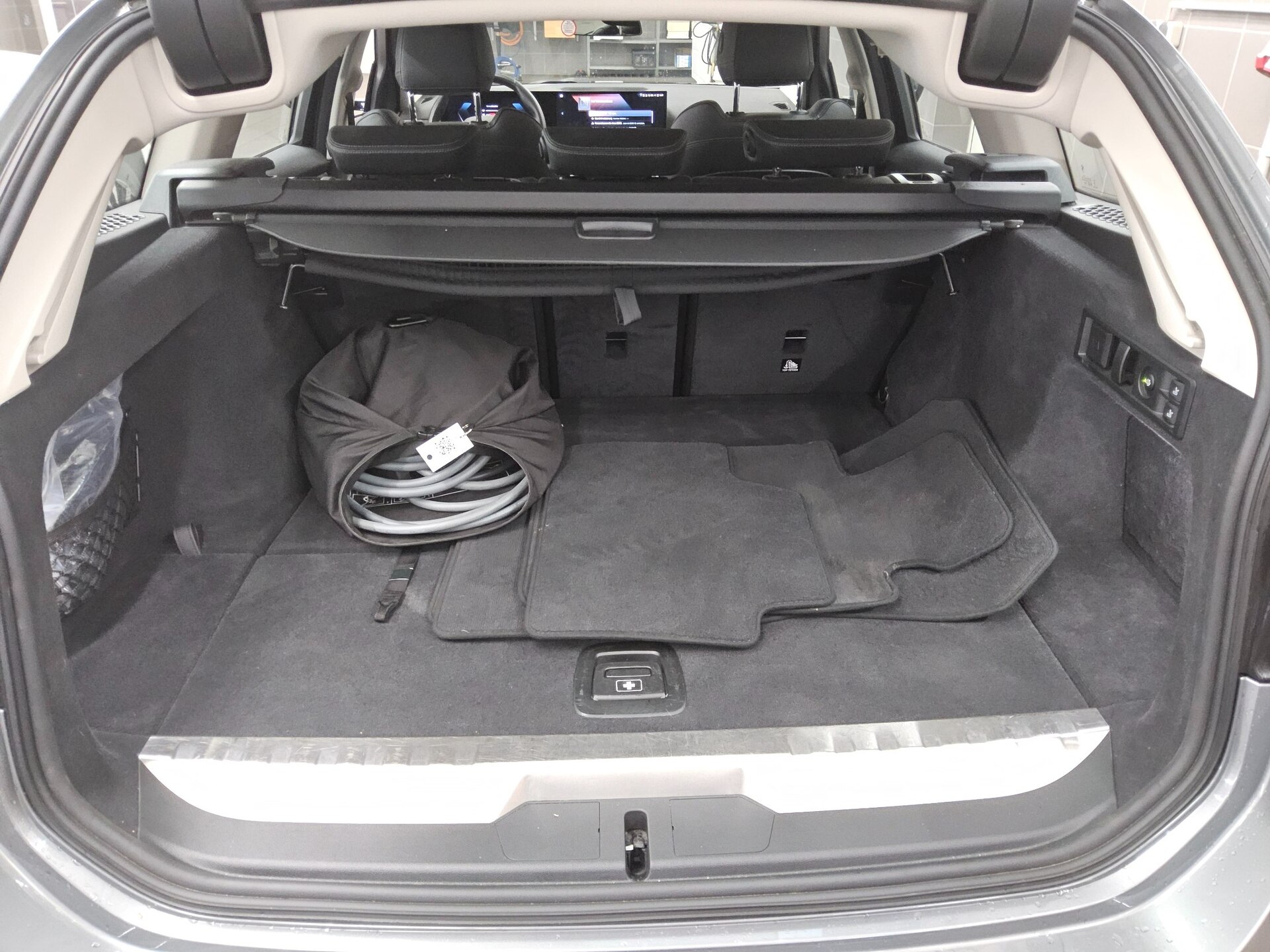 BMW 330e Touring T-Leder Navi LED Curved AHK DA Pro 12