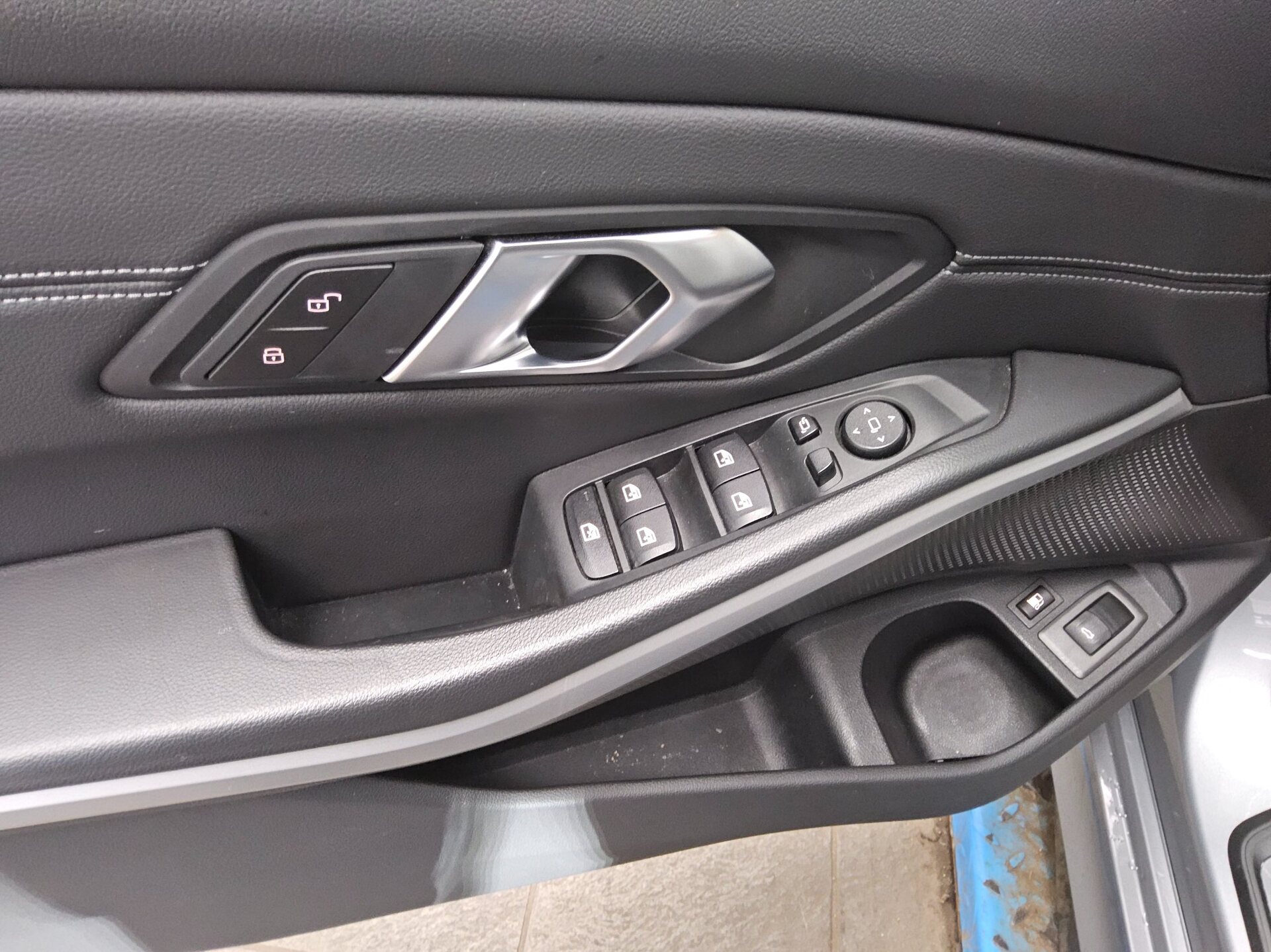 BMW 330e Touring T-Leder Navi LED Curved AHK DA Pro 9