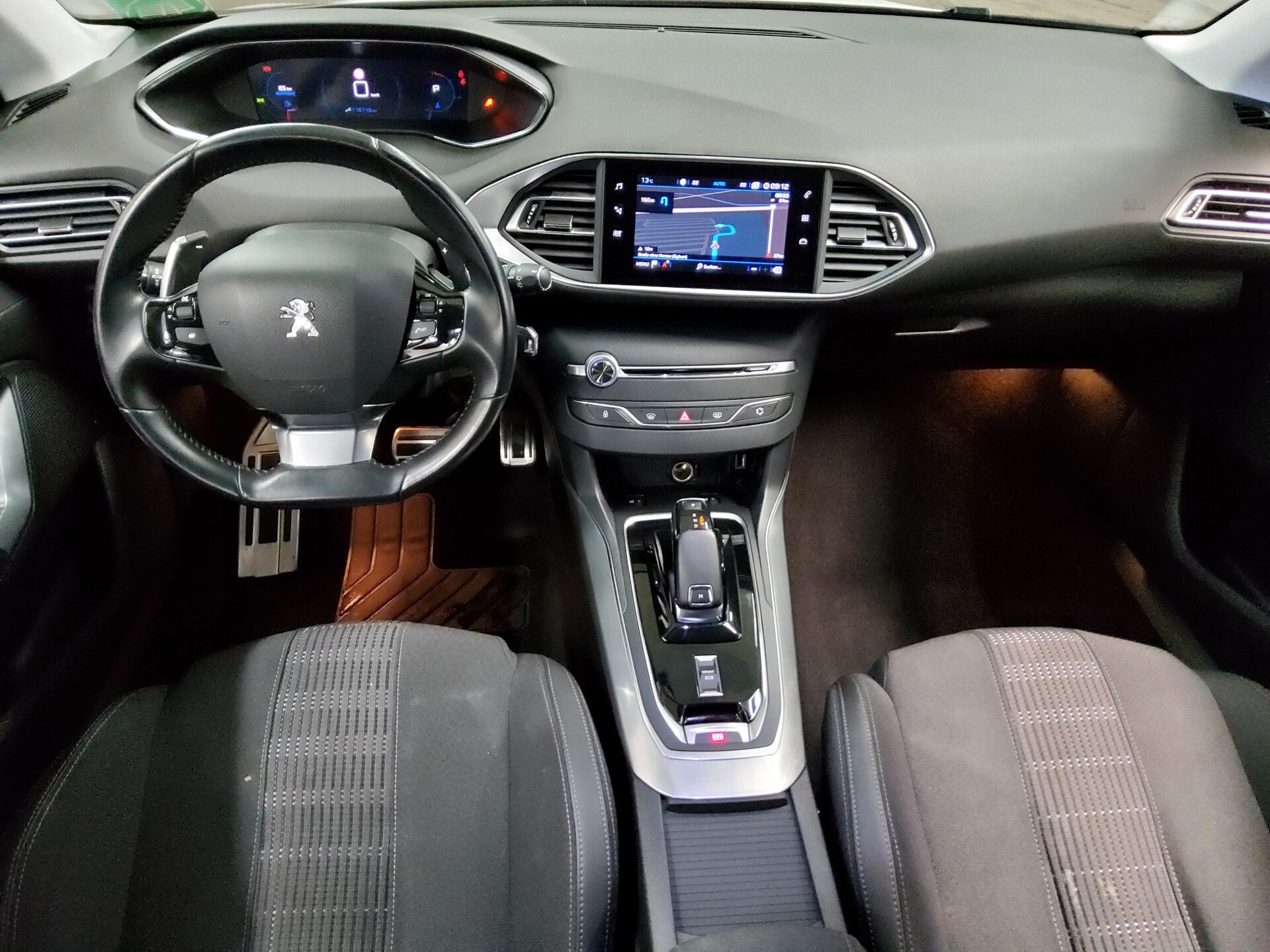 Peugeot 308 1.5 BlueHDI Allure Navi DigiTacho T-Leder 5