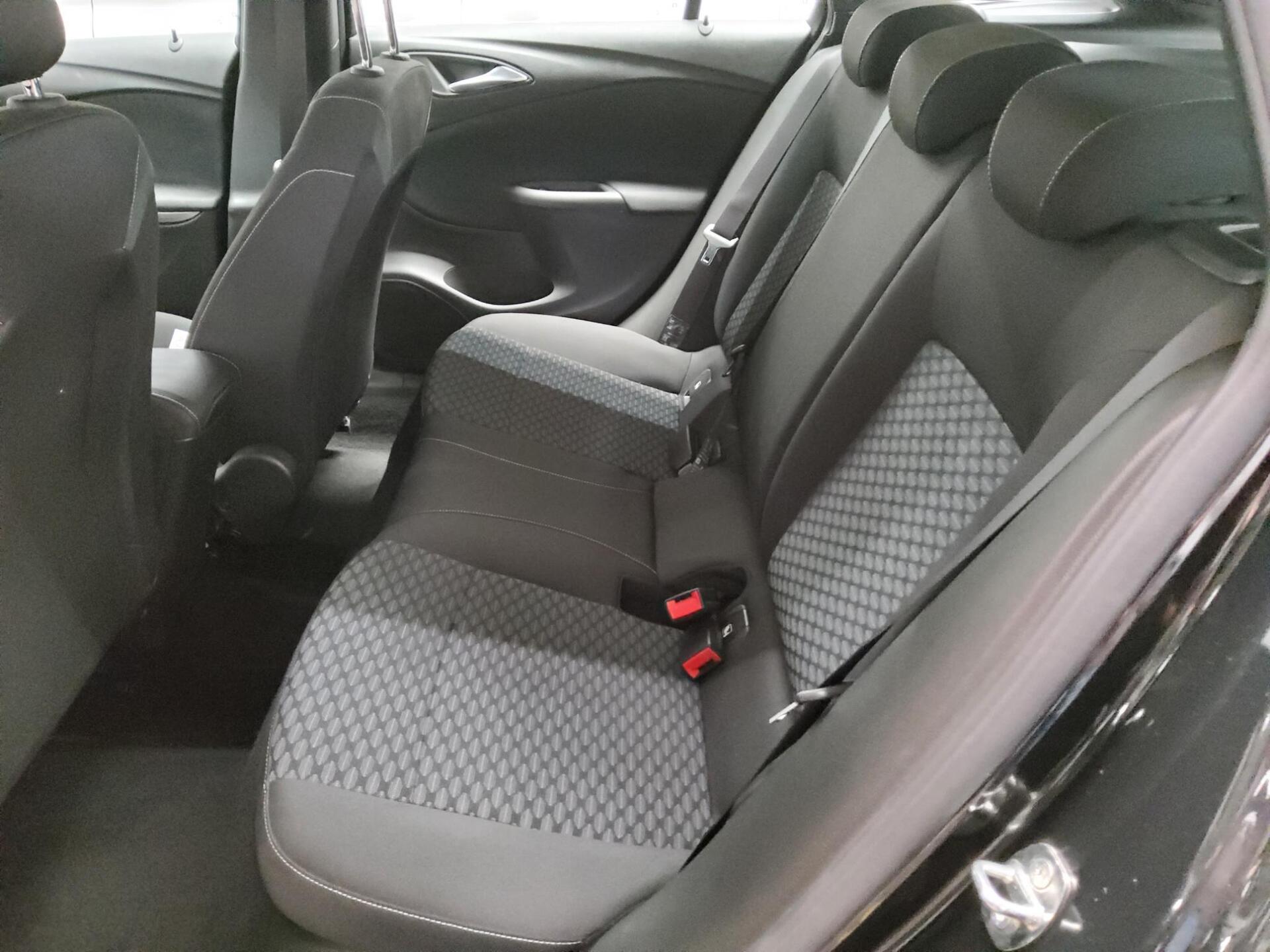 Opel Astra ST 1.5 D Edition Navi PDC SHZ 13