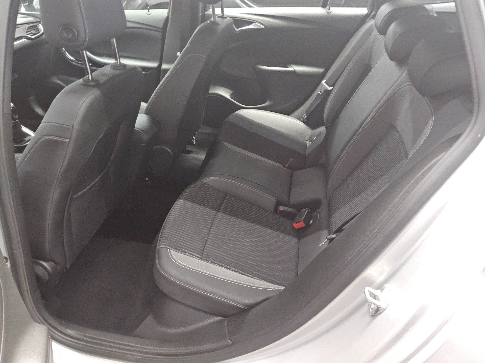 Opel Astra ST 1.5 D Elegance -Motorschaden- 12