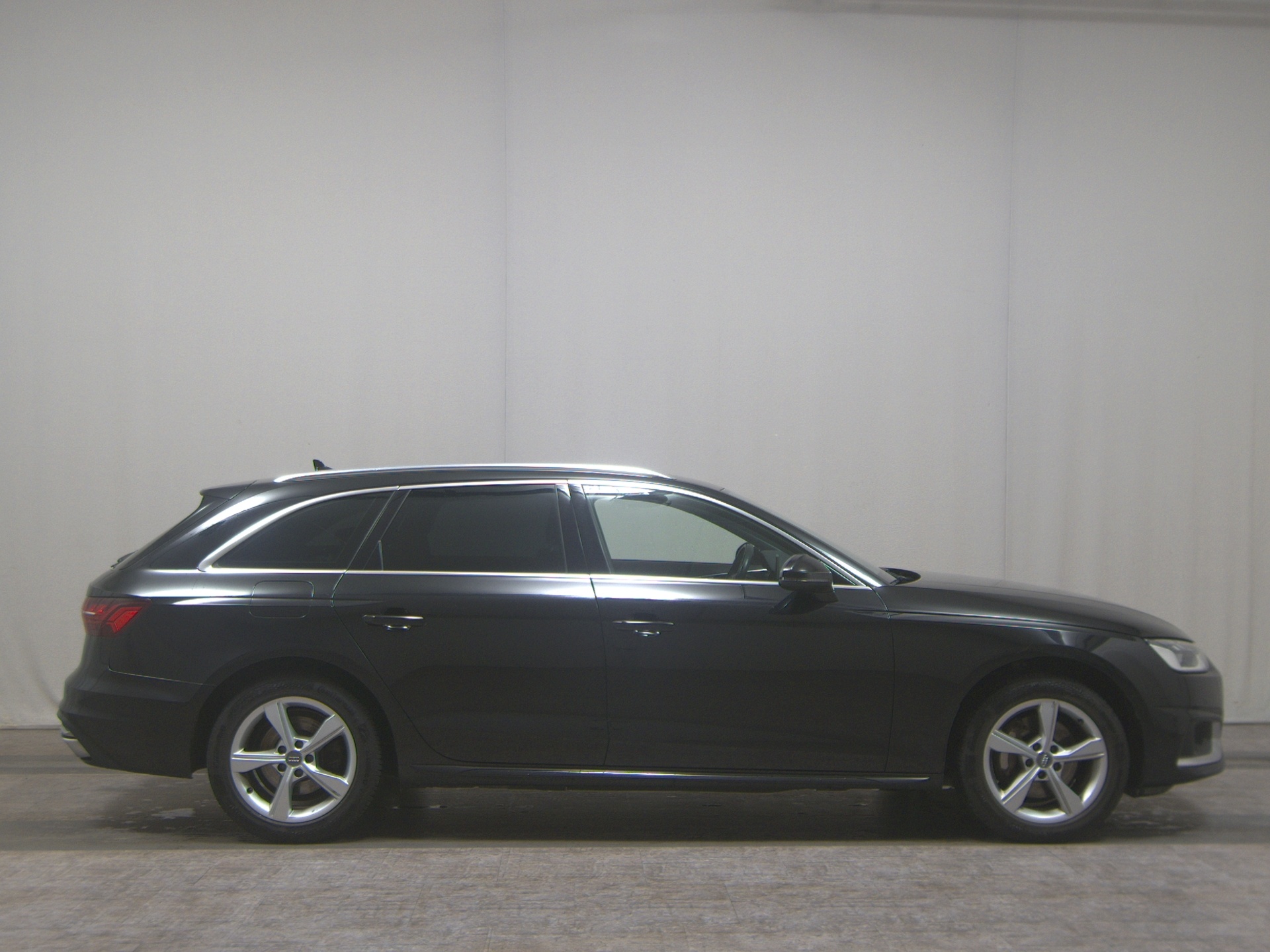Audi A4 Avant 2.0 TDI advanced Navi+ LED vc RfK AHK