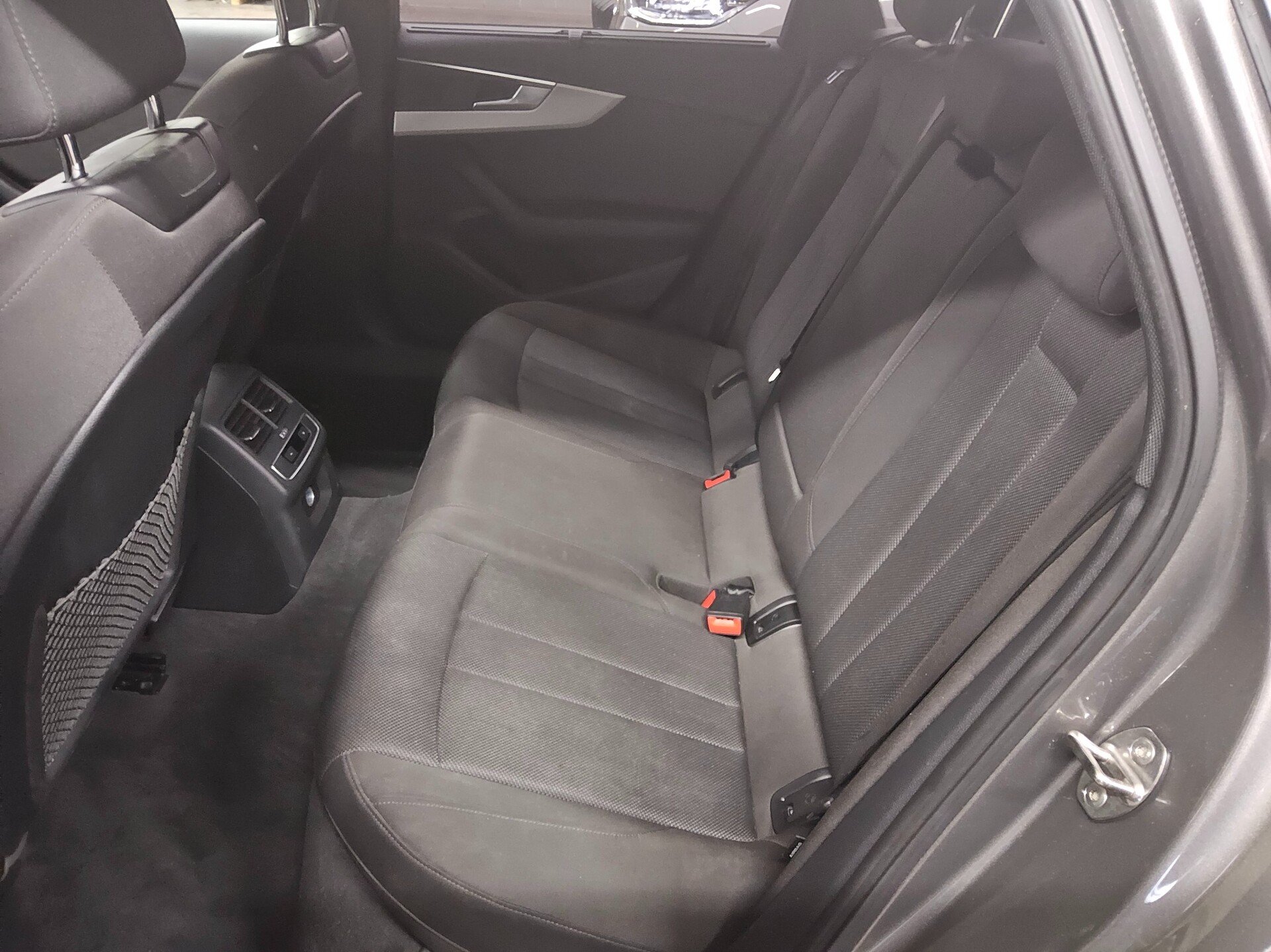 Audi A4 40 TDI advanced Navi LED Virtual RFK 13