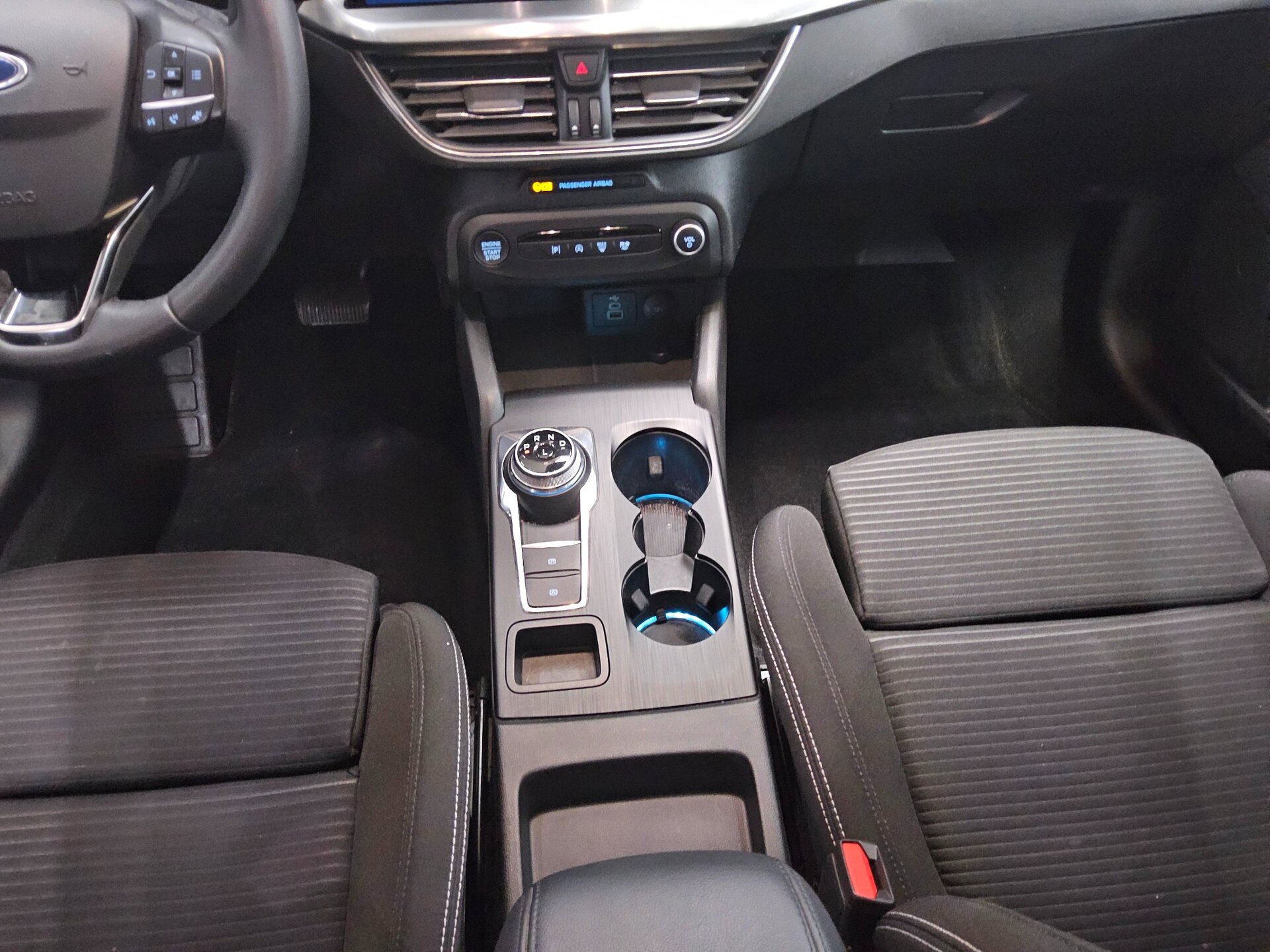 Ford Focus Turnier 1.5 EB Titanium Navi LED PDC 6