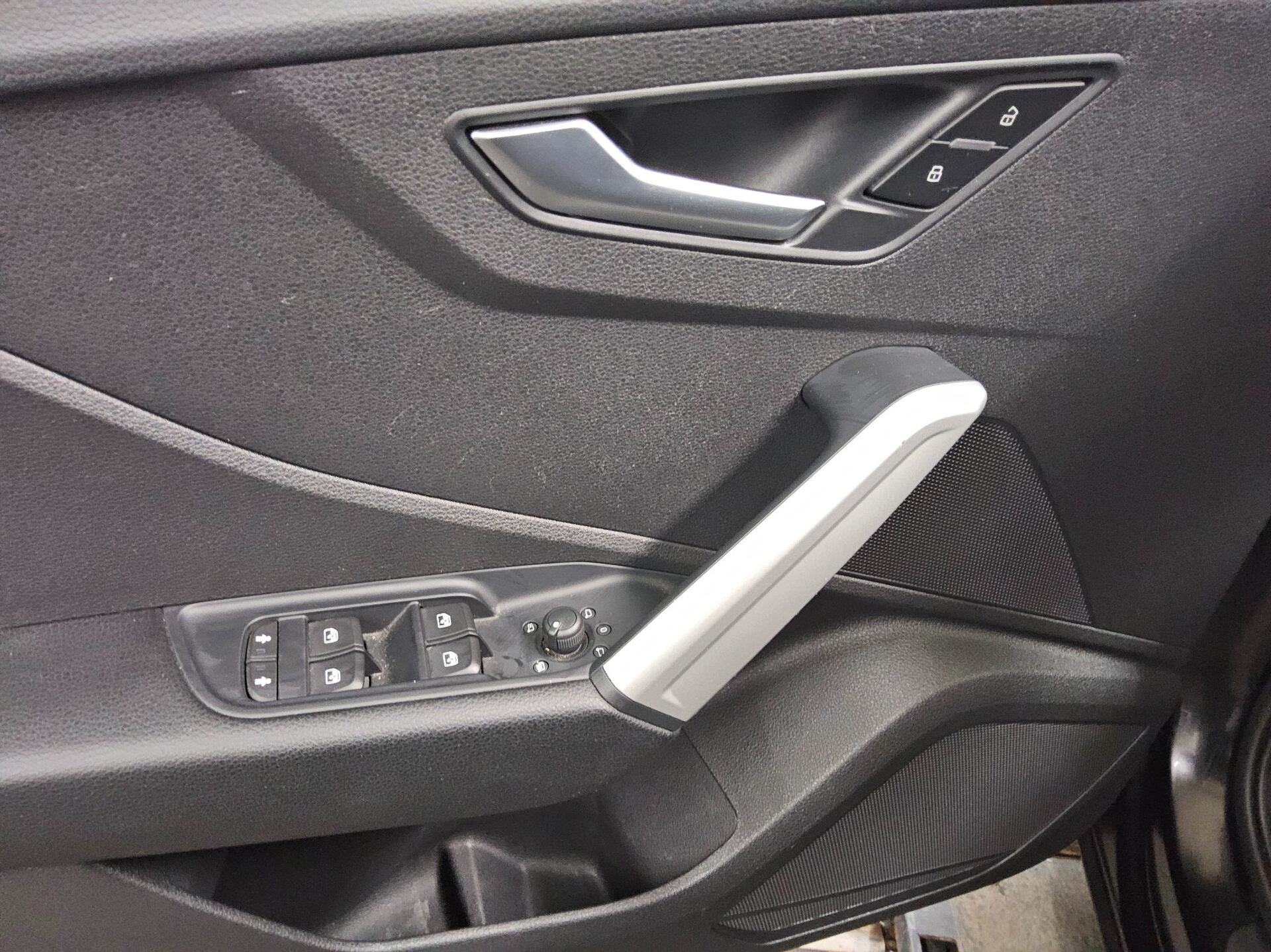 Audi Q2 30 TDI LED Klima 9