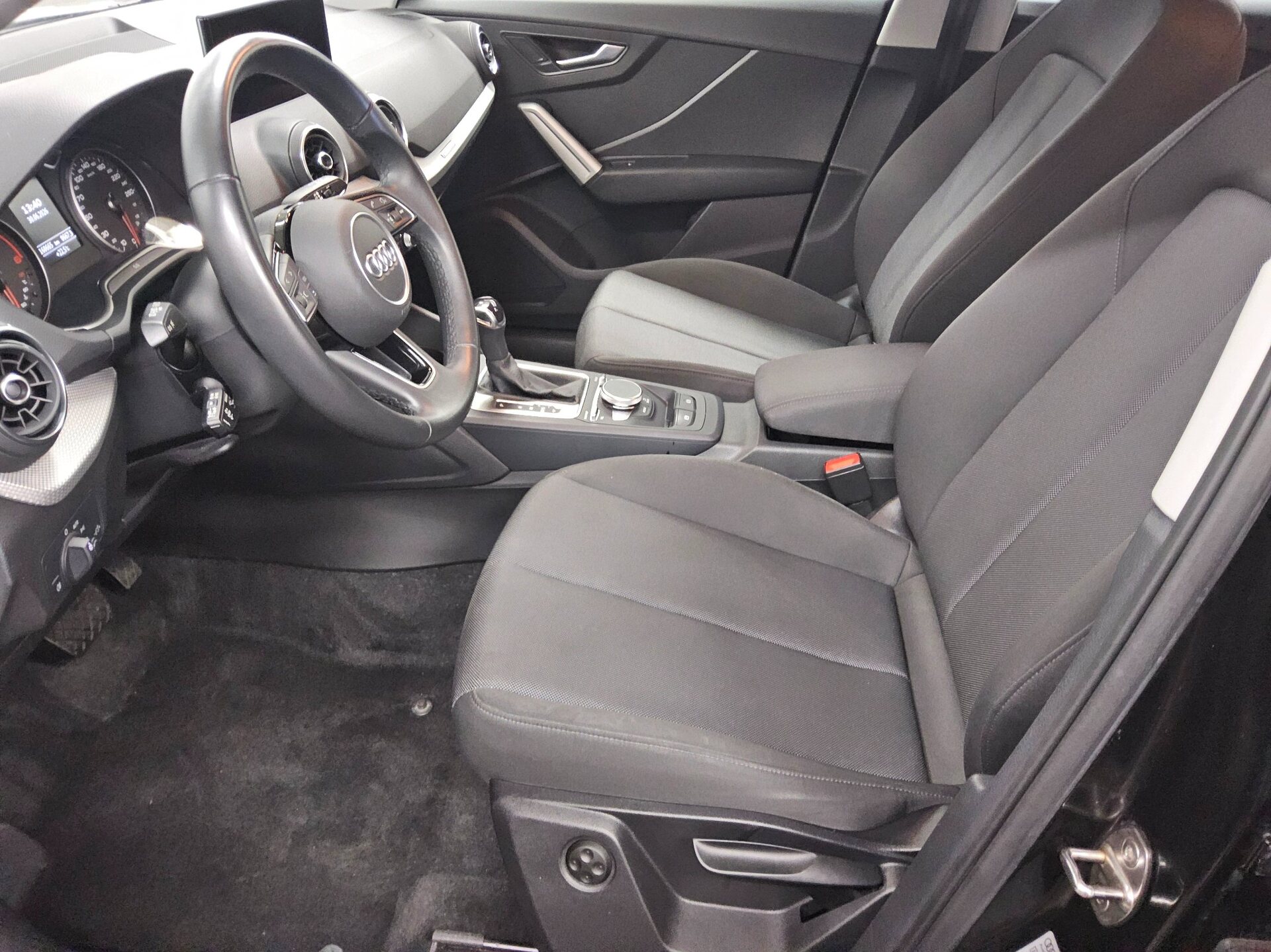 Audi Q2 30 TDI LED Klima 8