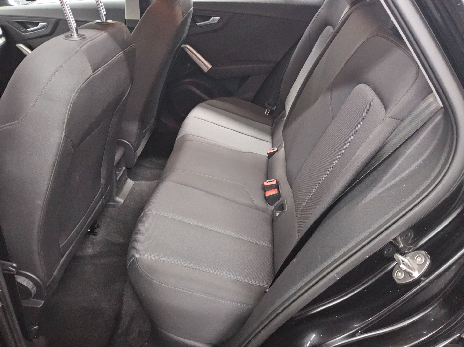 Audi Q2 30 TDI LED Klima 13