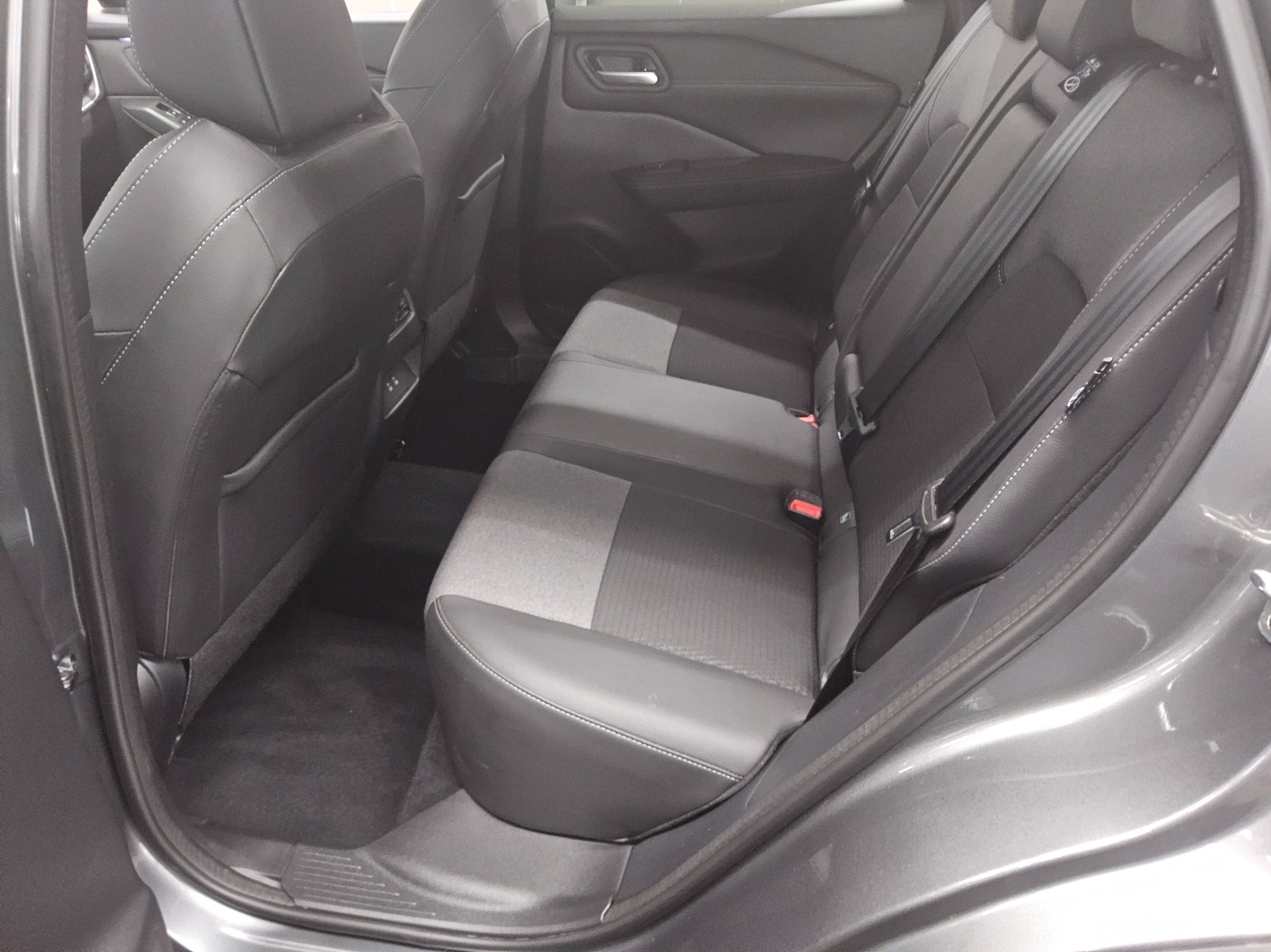 Nissan Qashqai 1.3 DIG-T N-Connecta Winter Pkt Navi LED 13