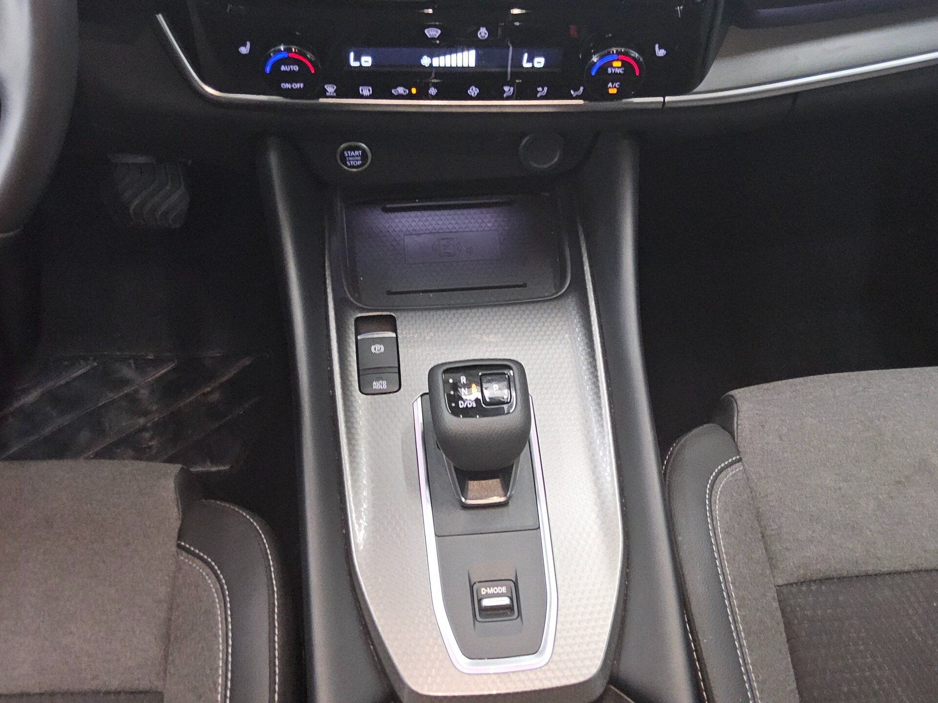 Nissan Qashqai 1.3 DIG-T N-Connecta Winter+ Komfort Pkt Navi LED 6