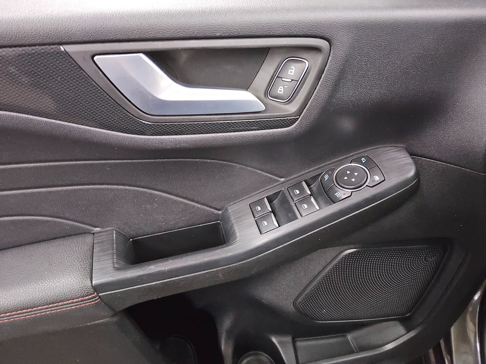 Ford Kuga 1.5 EB ST-Line T-Leder Navi LED DigiTacho 10