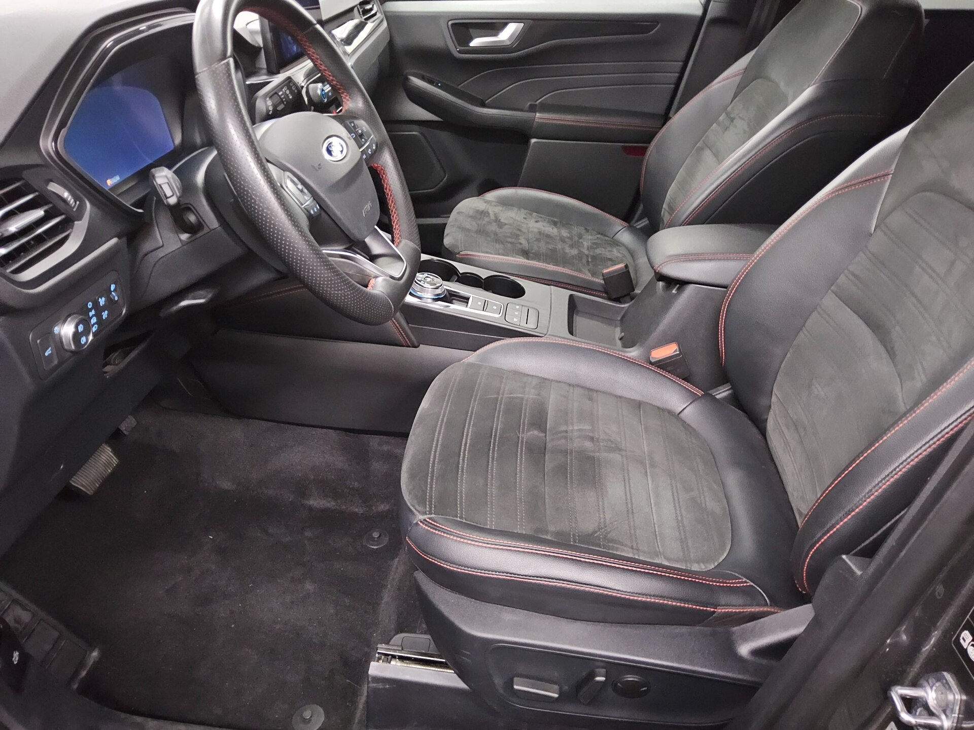 Ford Kuga 1.5 EB ST-Line T-Leder Navi LED DigiTacho 9