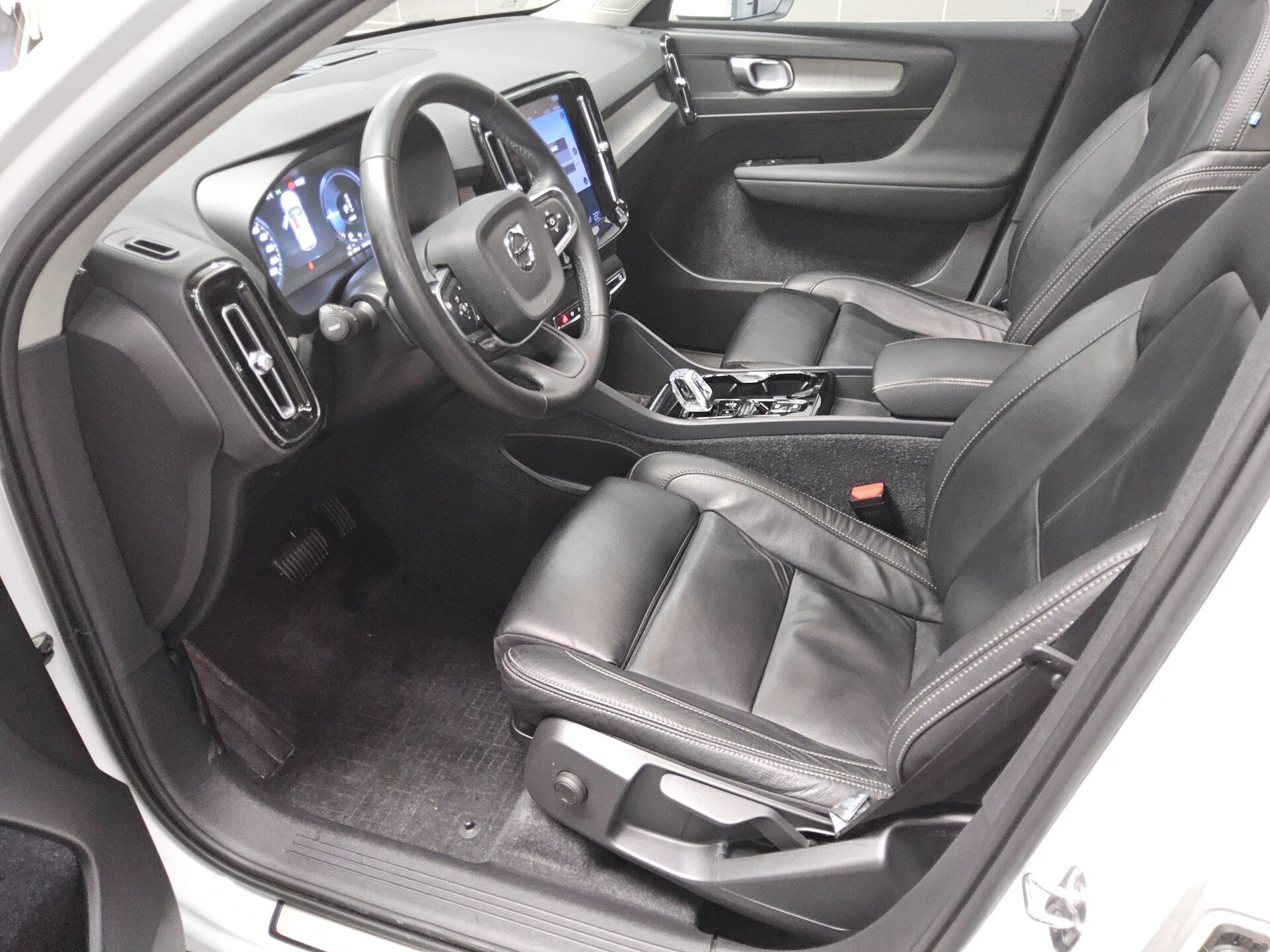 Volvo XC40 T4 Recharge Inscription Leder Navi LED AHK 8