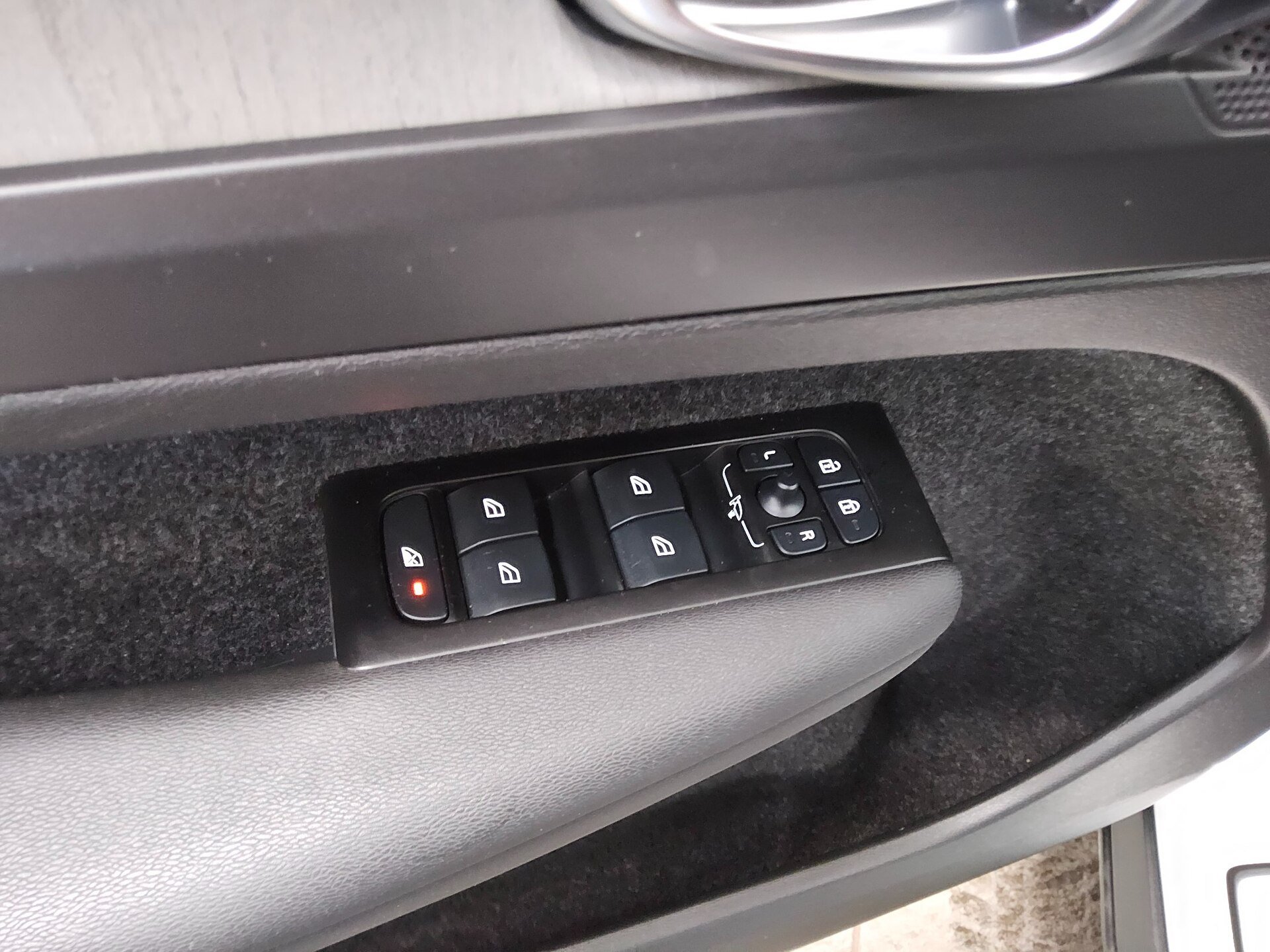 Volvo XC40 T4 Recharge Inscription Leder Navi LED AHK 9