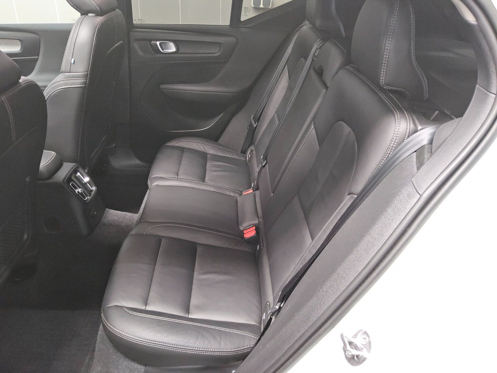 Volvo XC40 T4 Recharge Inscription Leder Navi LED AHK 13